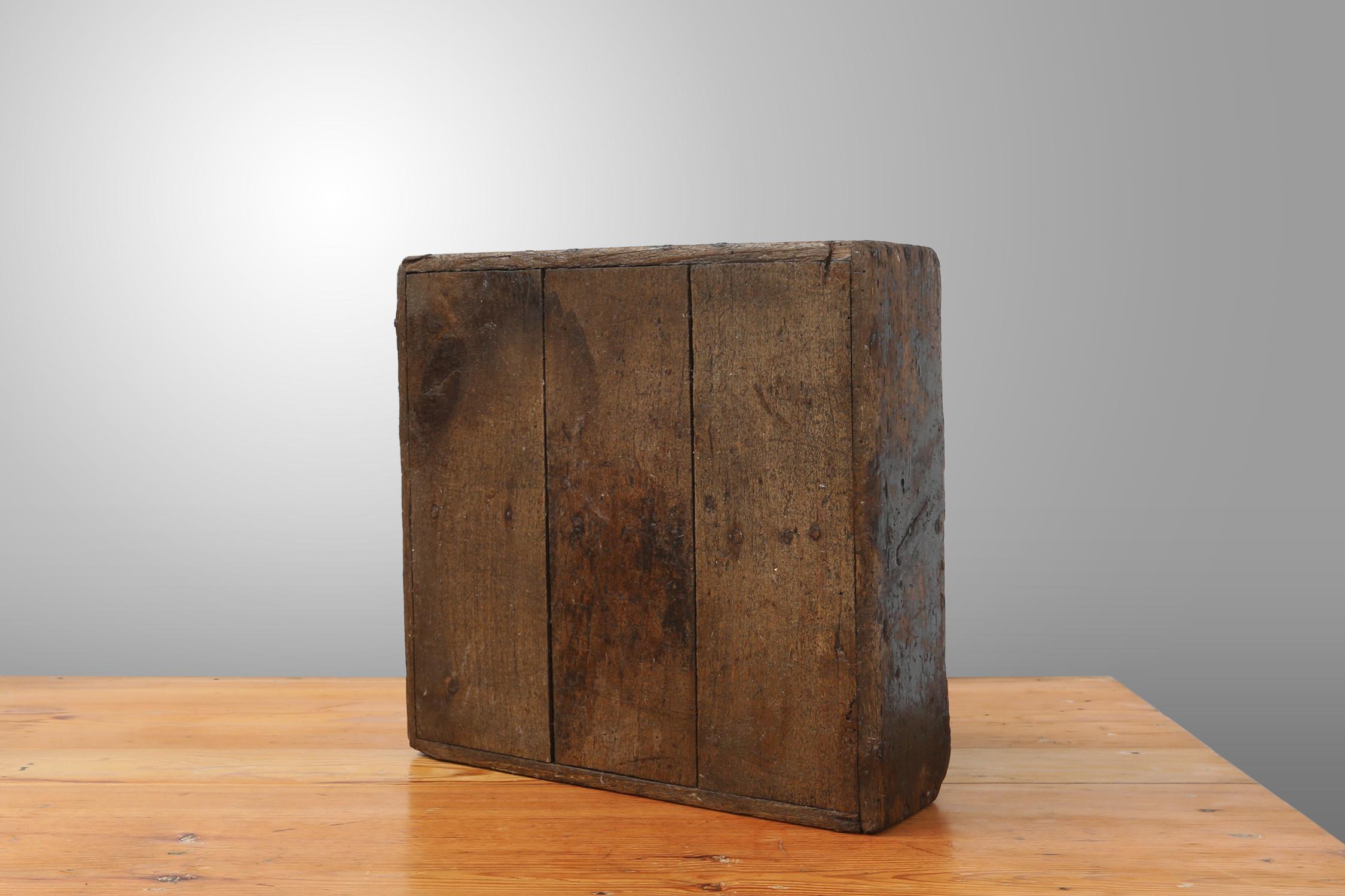 Industrial tray made of solid wood, 1920 For Sale 1