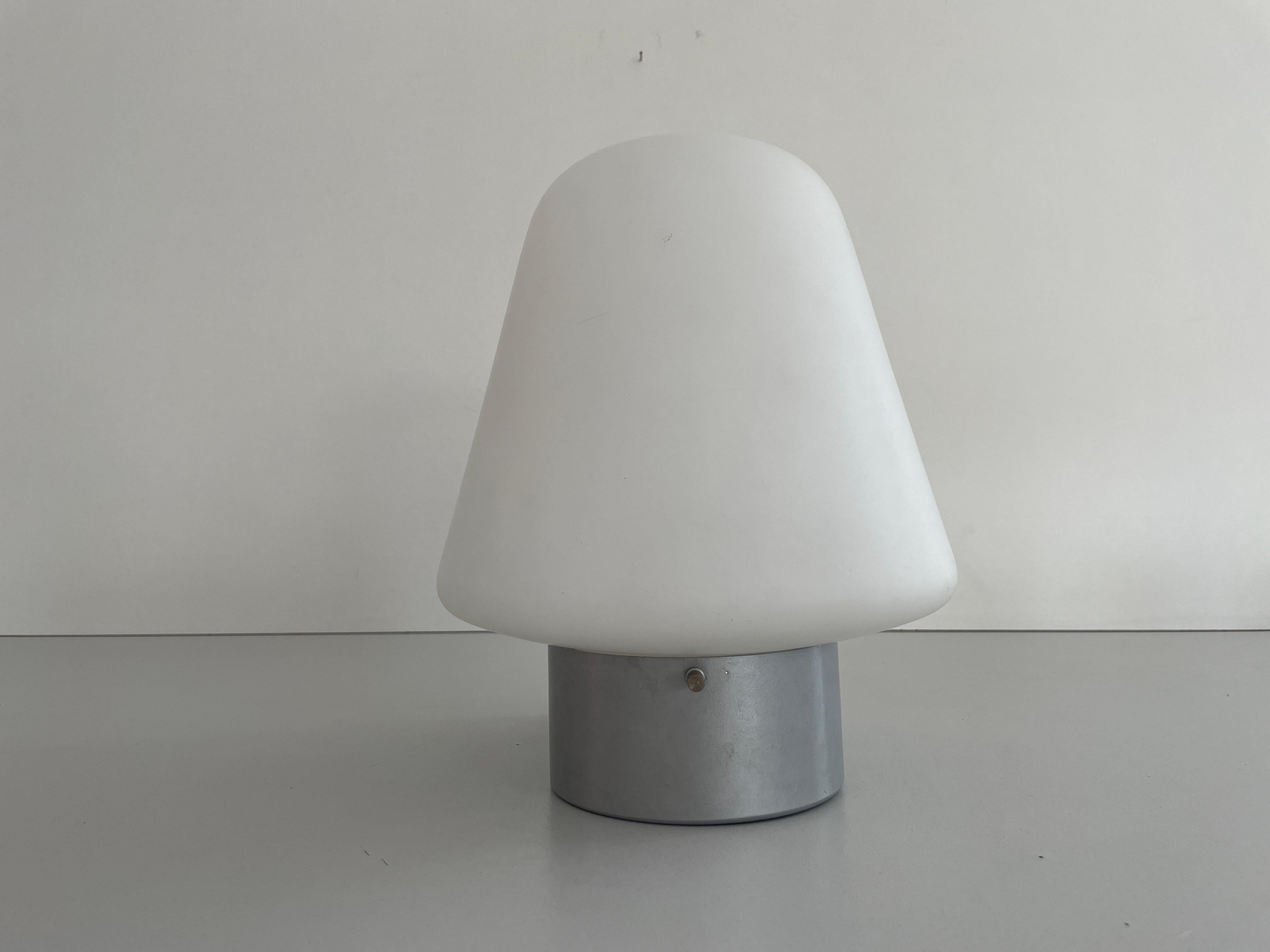 Applique simple en verre conique de type industriel par Stilnovo, années 1950, Italie en vente 1