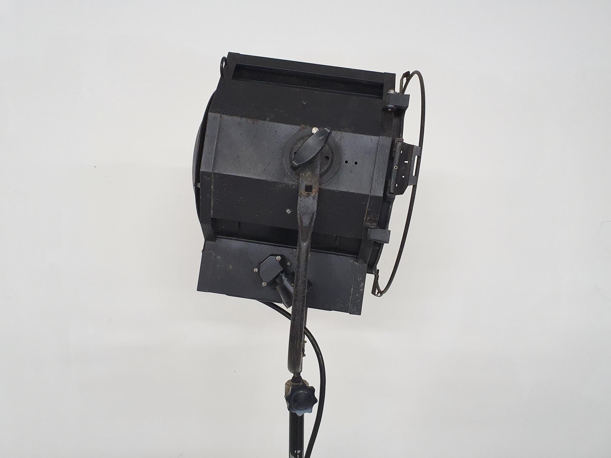 Industrial Vintage Film Studio or Theatre Light with Metal Stand by ADB In Good Condition For Sale In Amsterdam, NL