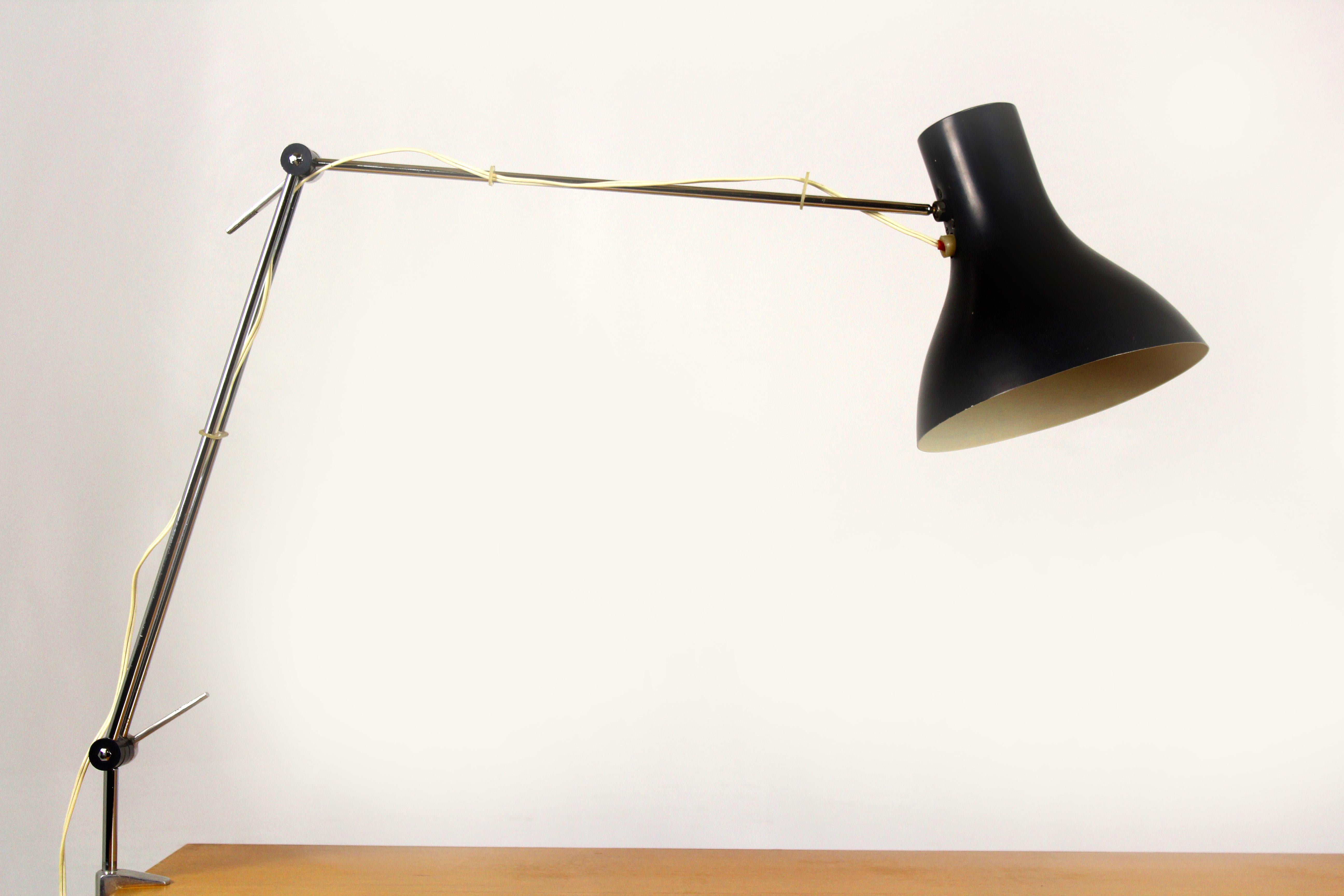Vintage workshop table lamp from Napako. Designed by Josef Hurka and produced in the 1960s. Lamp is fully functional, features adjustable lampshade and arm. Using light bulb with an E27 thread. Maximum height: 100cm.