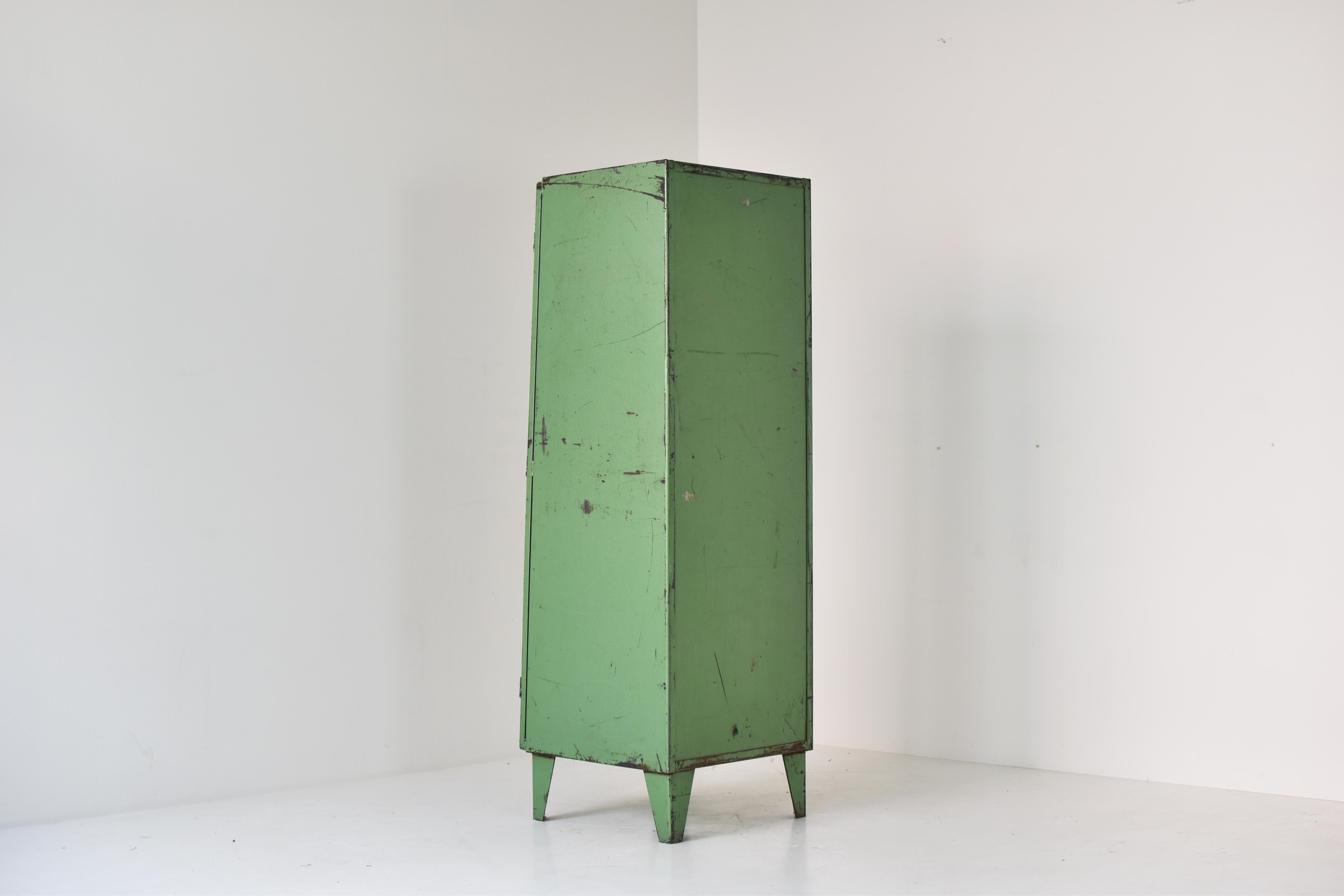 Industrial Vitrine Cabinet Dating from the 1930s, Probably from the U.K 3