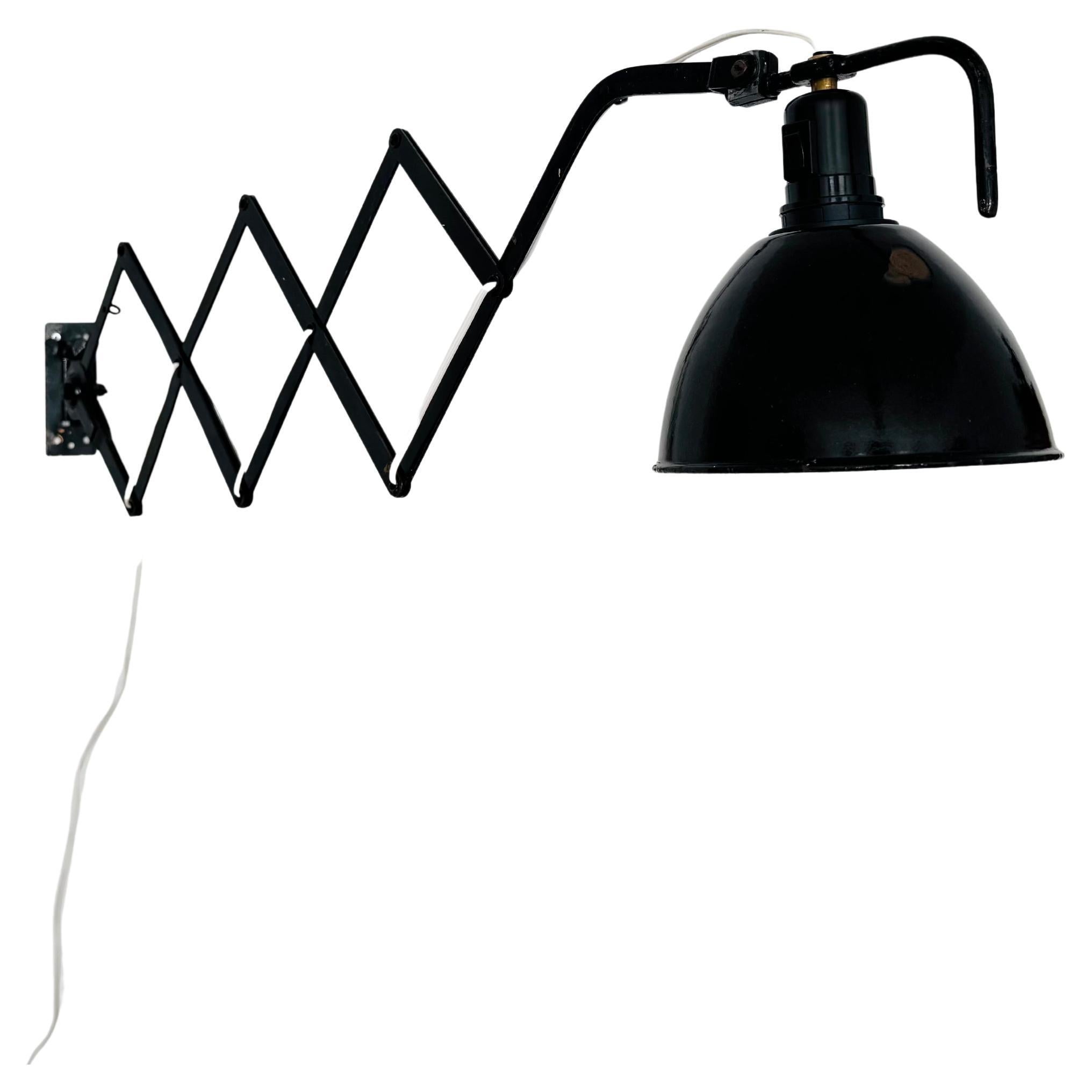 Lampada da parete industriale