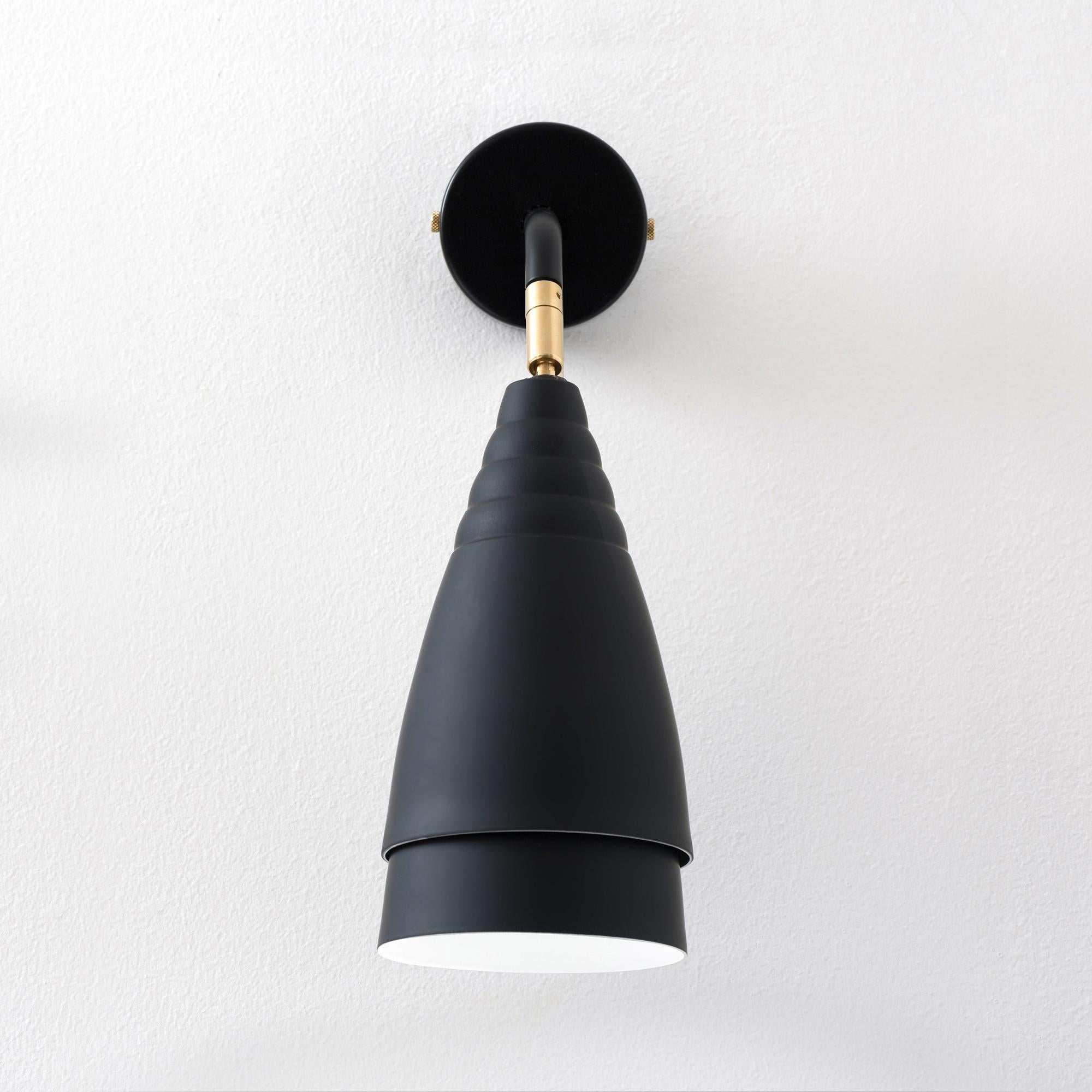 Industrial Wall Light with Italian Design in Soft Touch Matte Colors (Industriell) im Angebot