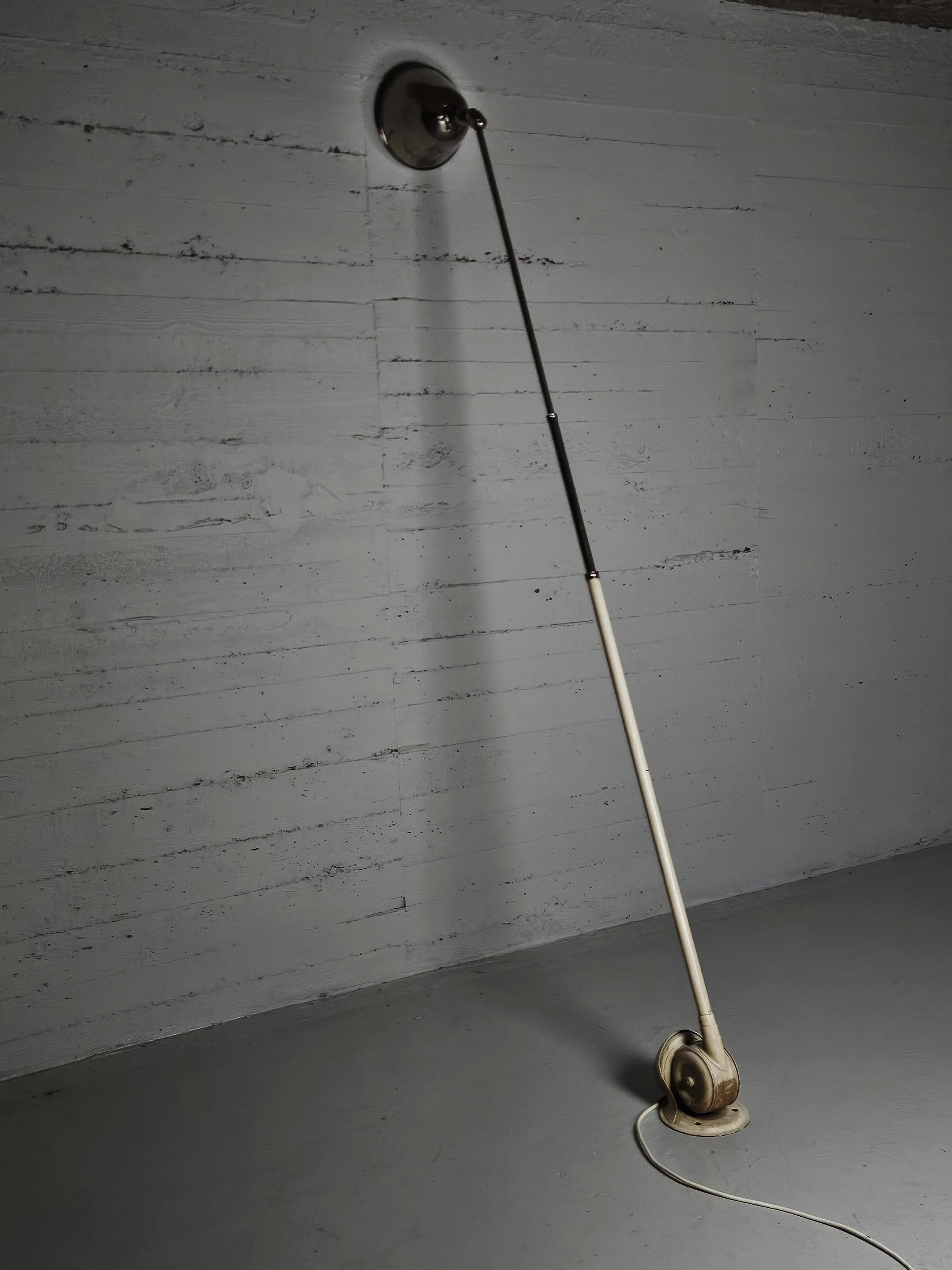 Lampada industriale da parete o soffitto di Johan Johansson per Triplex, Svezia, anni '30 in vendita 6