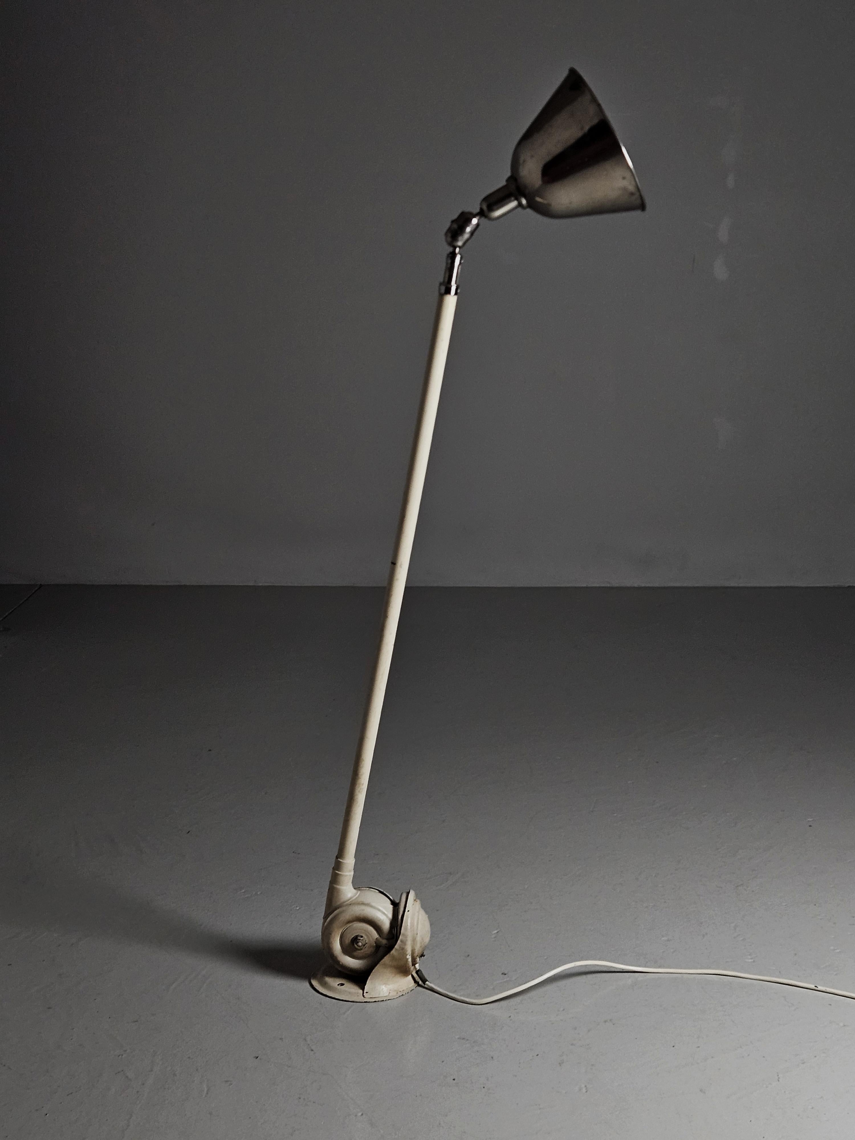 XX secolo Lampada industriale da parete o soffitto di Johan Johansson per Triplex, Svezia, anni '30 in vendita