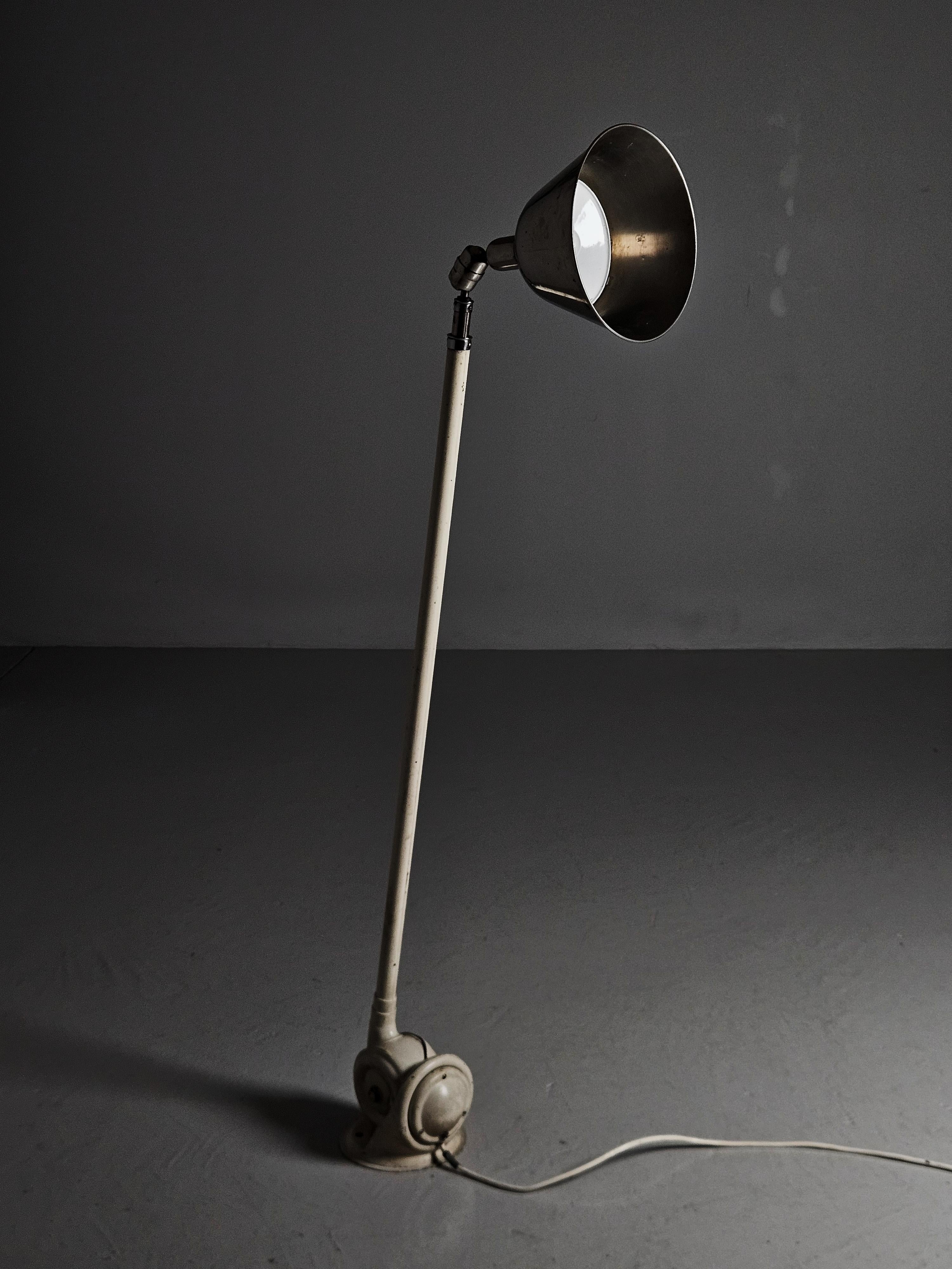 Metallo Lampada industriale da parete o soffitto di Johan Johansson per Triplex, Svezia, anni '30 in vendita