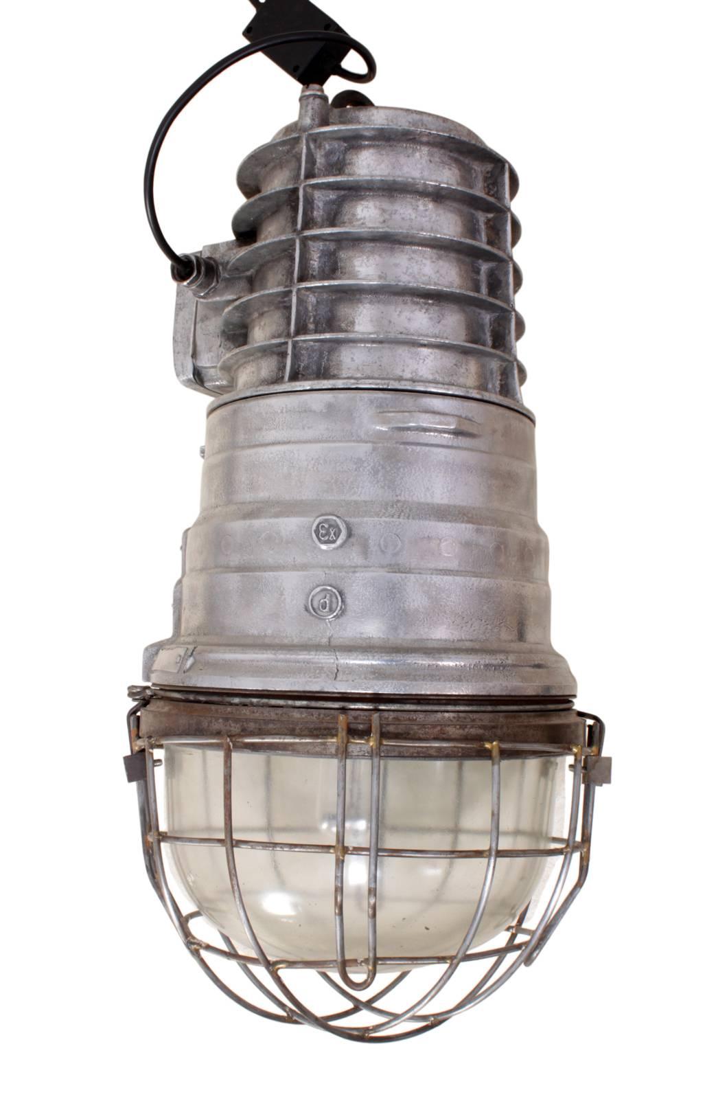 Industrial Warehouse Light in Polished Aluminium, circa 1950 For Sale 7