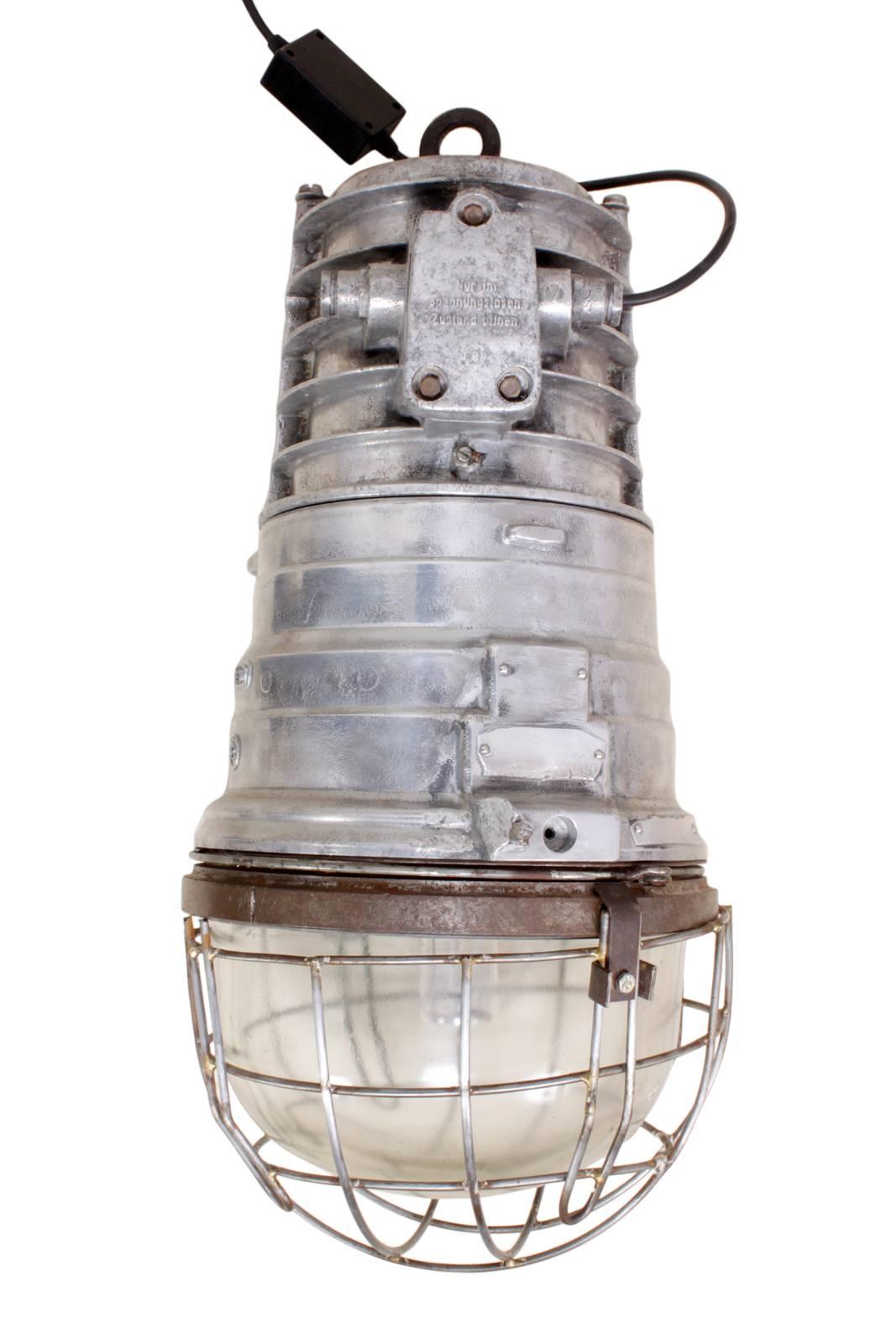 Industrial Warehouse Light in Polished Aluminium, circa 1950 For Sale 2