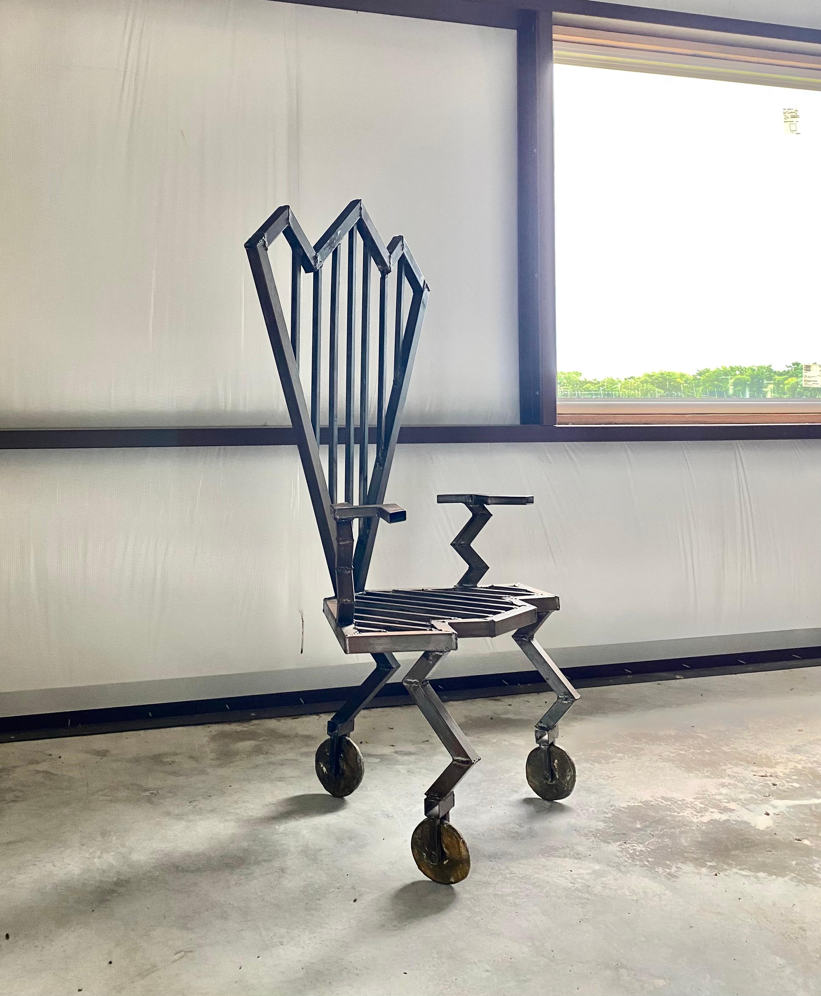 Industrial Welded Steel Artist-Made Chair on Brass Casters (20. Jahrhundert) im Angebot