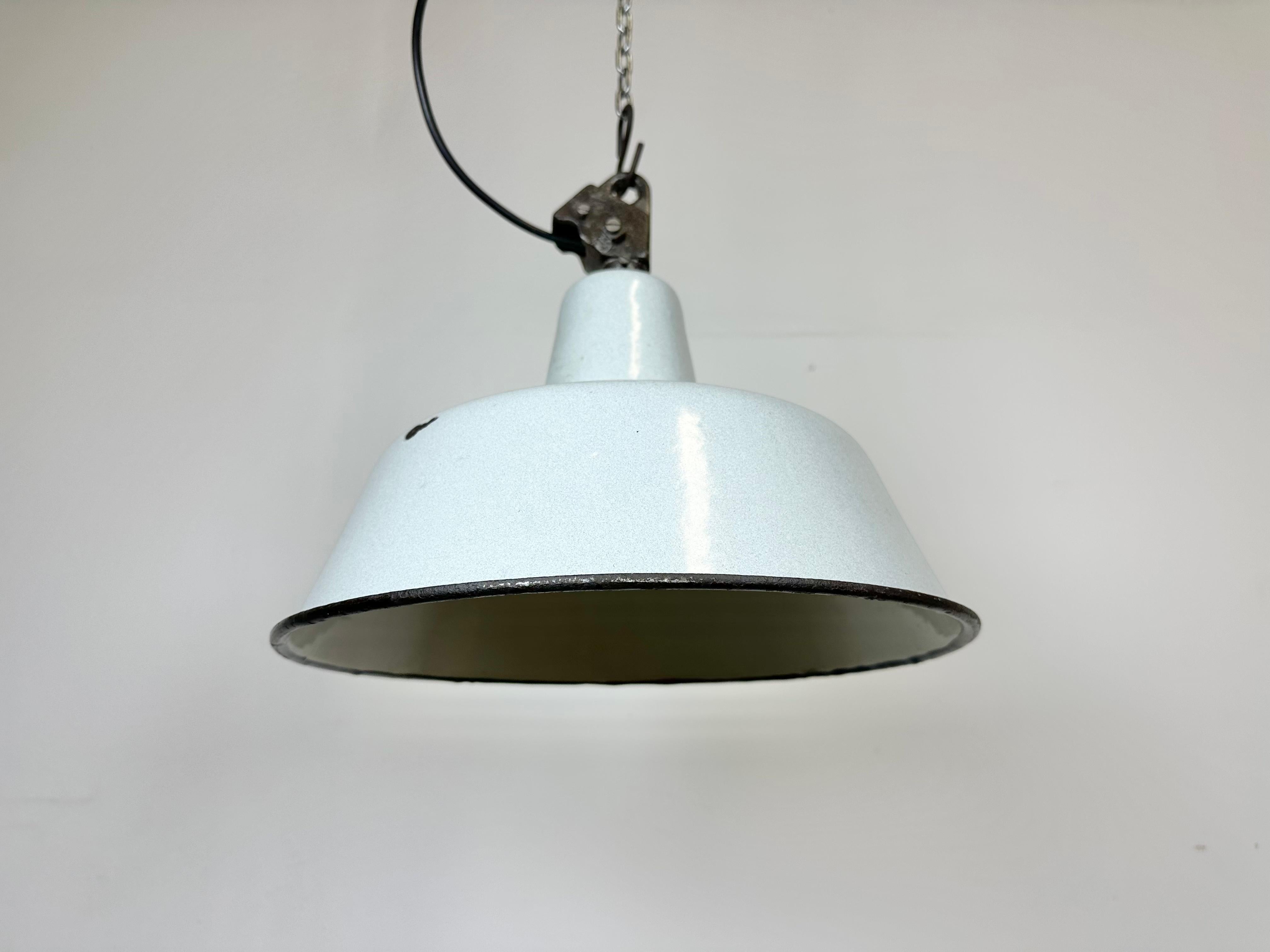 Industrial White Enamel Factory Lamp with Cast Iron Top, 1960s For Sale 2