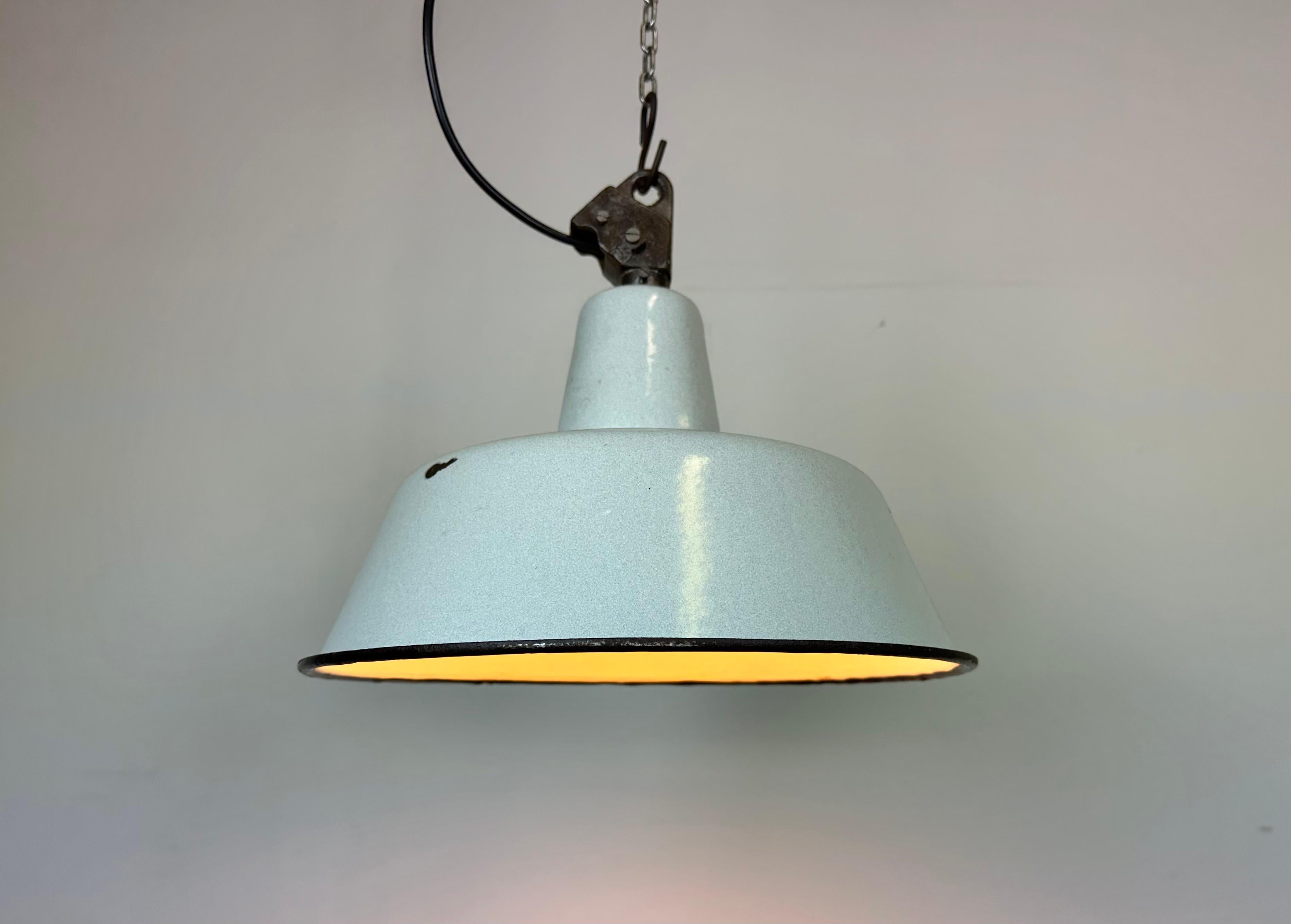 Industrial White Enamel Factory Lamp with Cast Iron Top, 1960s For Sale 3
