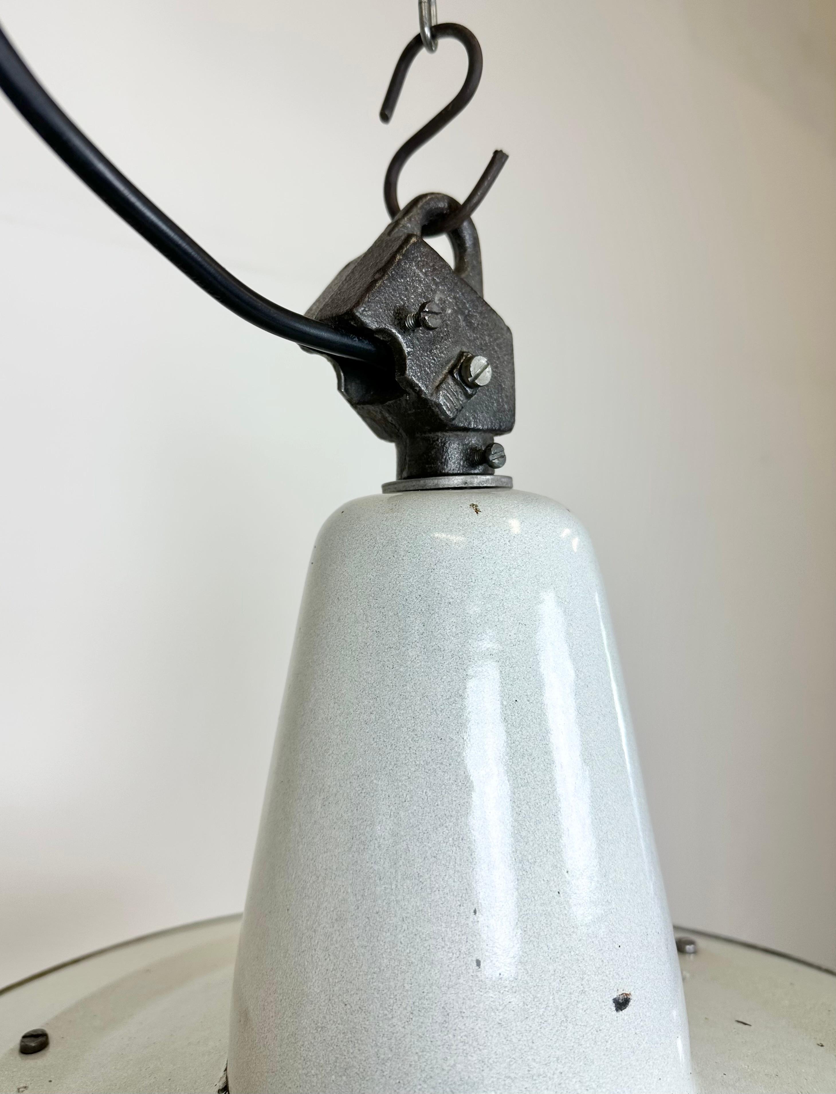 Industrial White Enamel Factory Pendant Lamp, 1960s For Sale 1