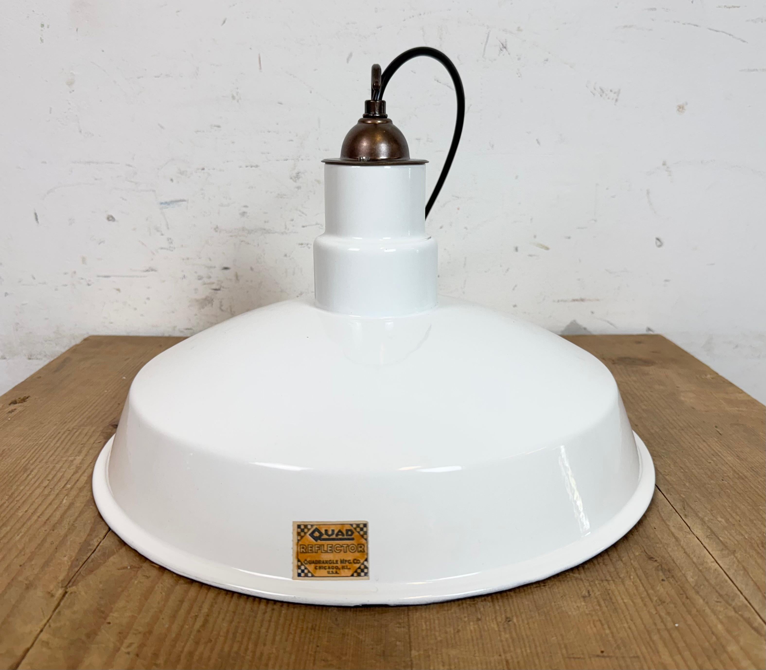 Industrielle Fabrik-Hängeleuchte aus weißer Emaille von Quadrangle Mfg. Co. 1960er Jahre im Angebot 6