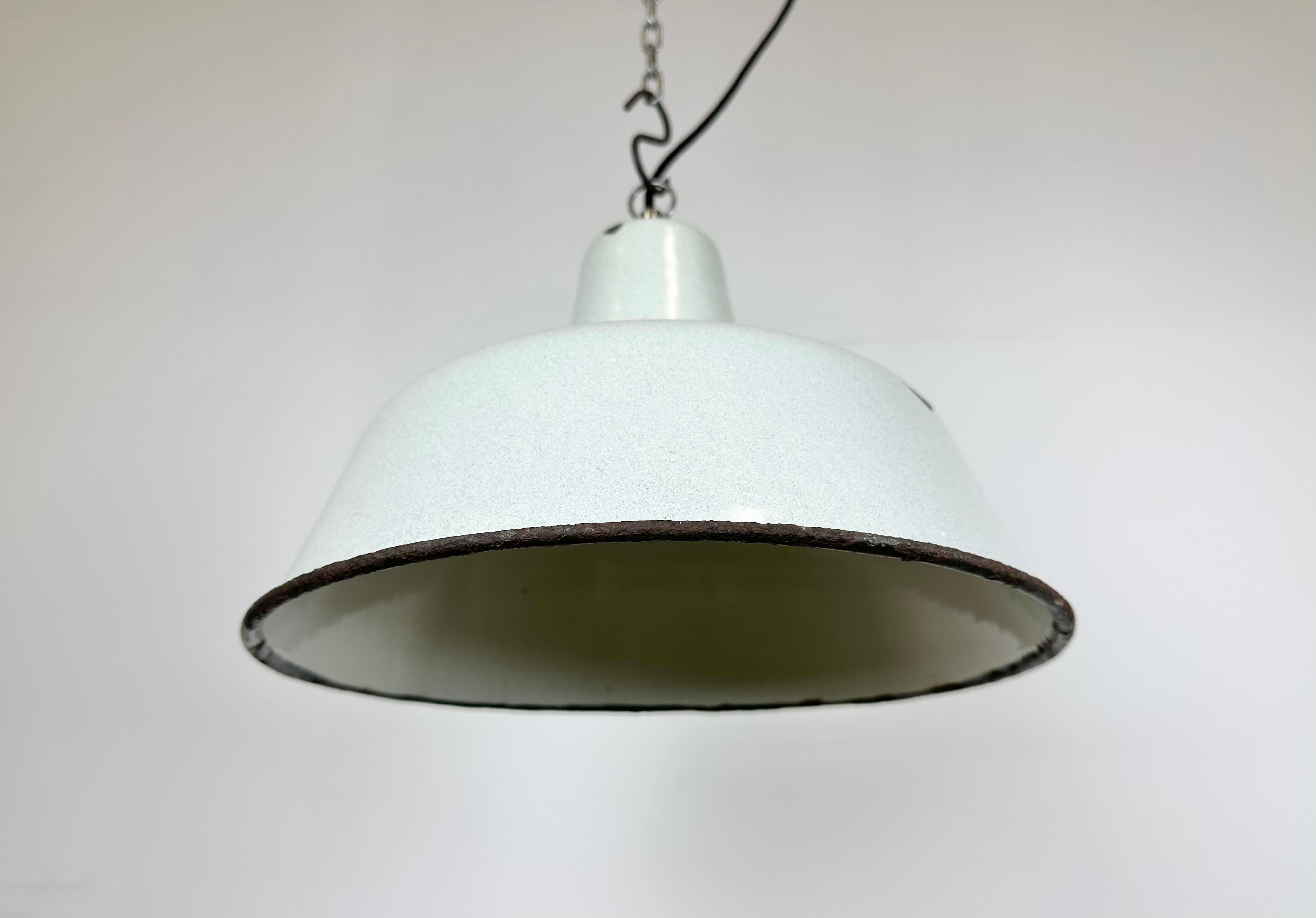 Industrial White Enamel Factory Pendant Lamp from Zaos, 1960s For Sale 4