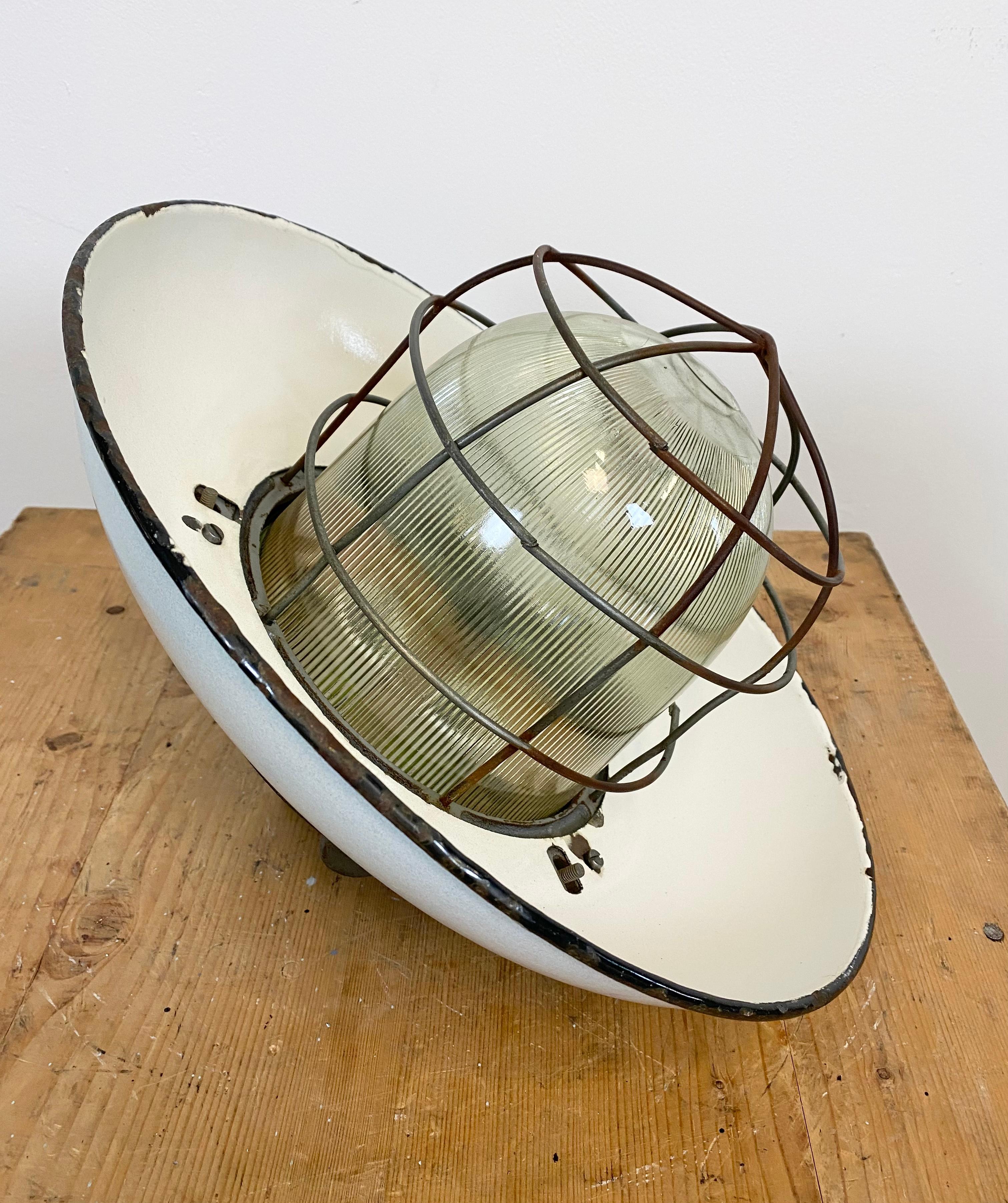 Industrial White Enamel Factory Pendant Lamp in Cast Iron, 1950s 7