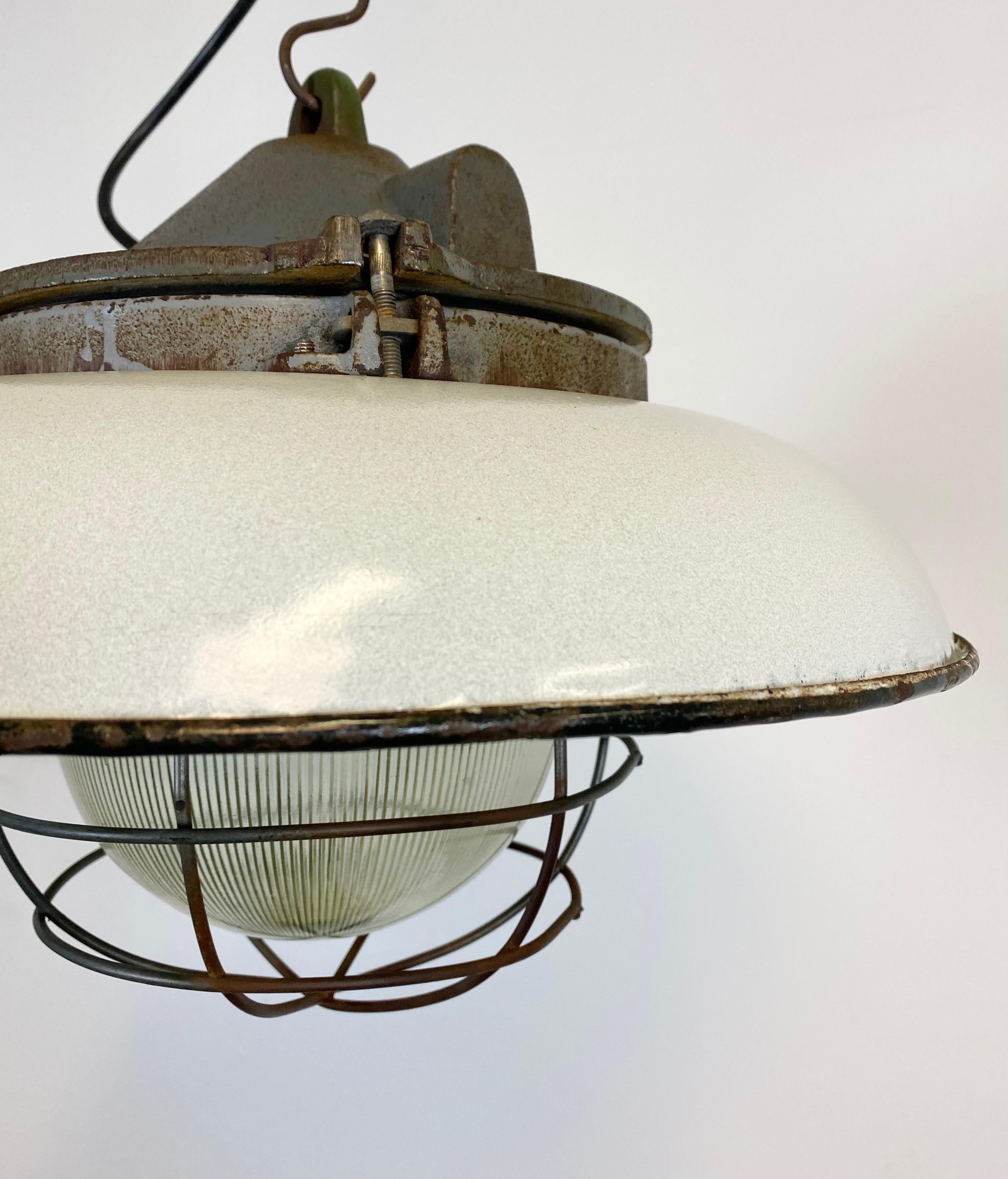 Industrial White Enamel Factory Pendant Lamp in Cast Iron, 1950s 2