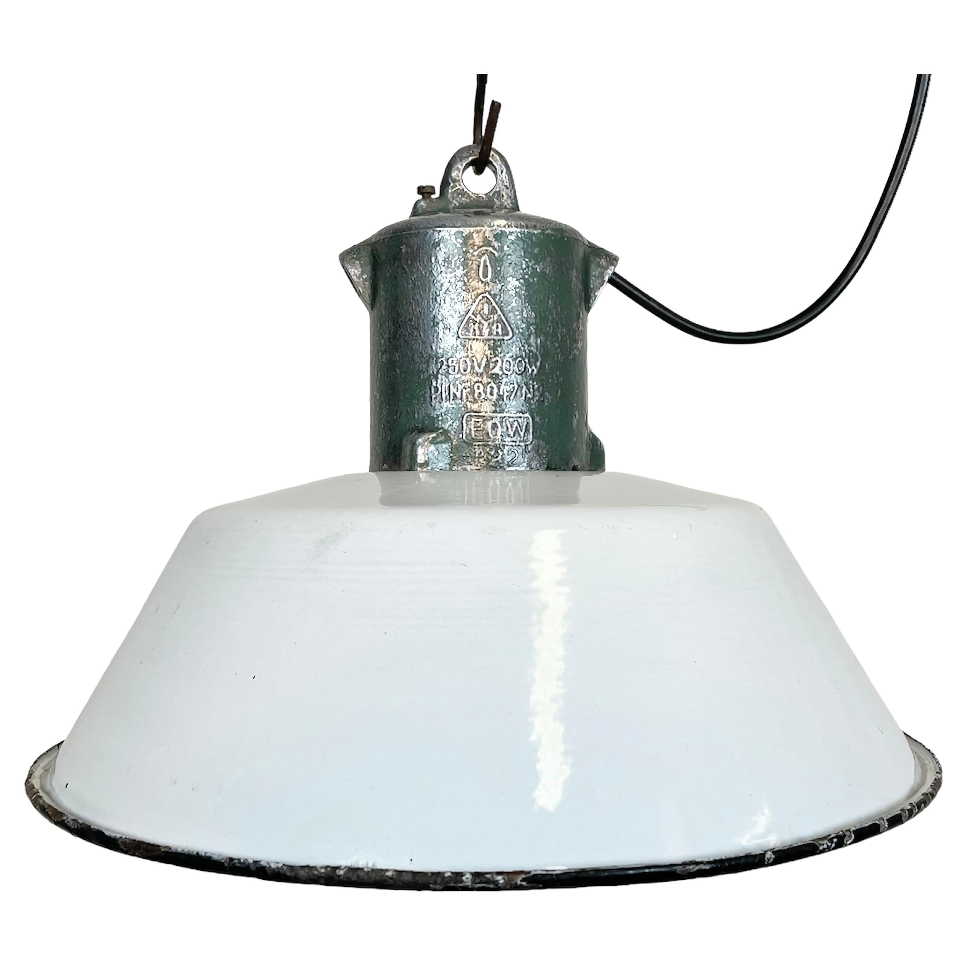Industrial White Enamel Industrial Lamp with Cast Aluminium Top from EOW, 1950s For Sale