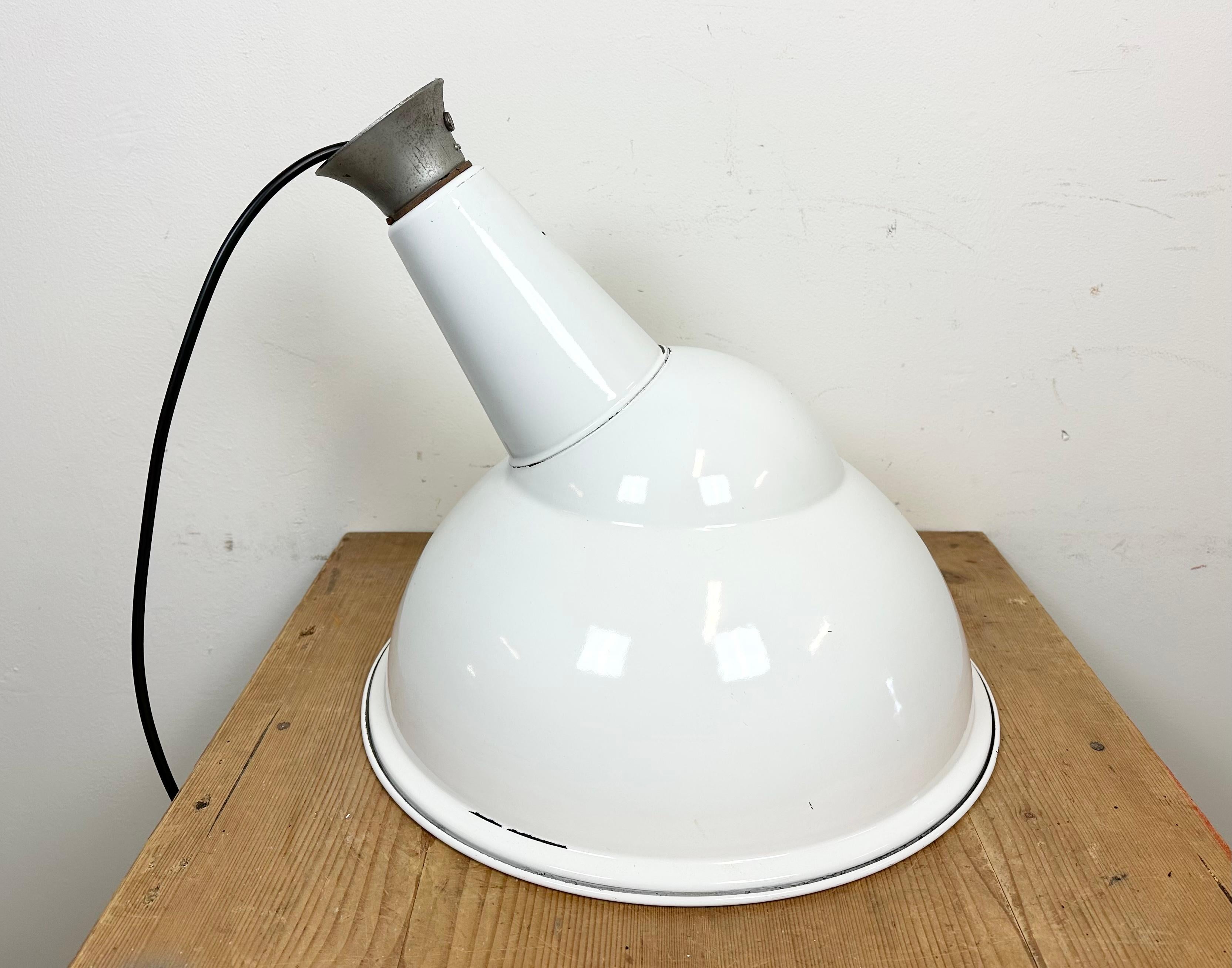 Industrial White Enamel Pendant Lamp, 1960s For Sale 9