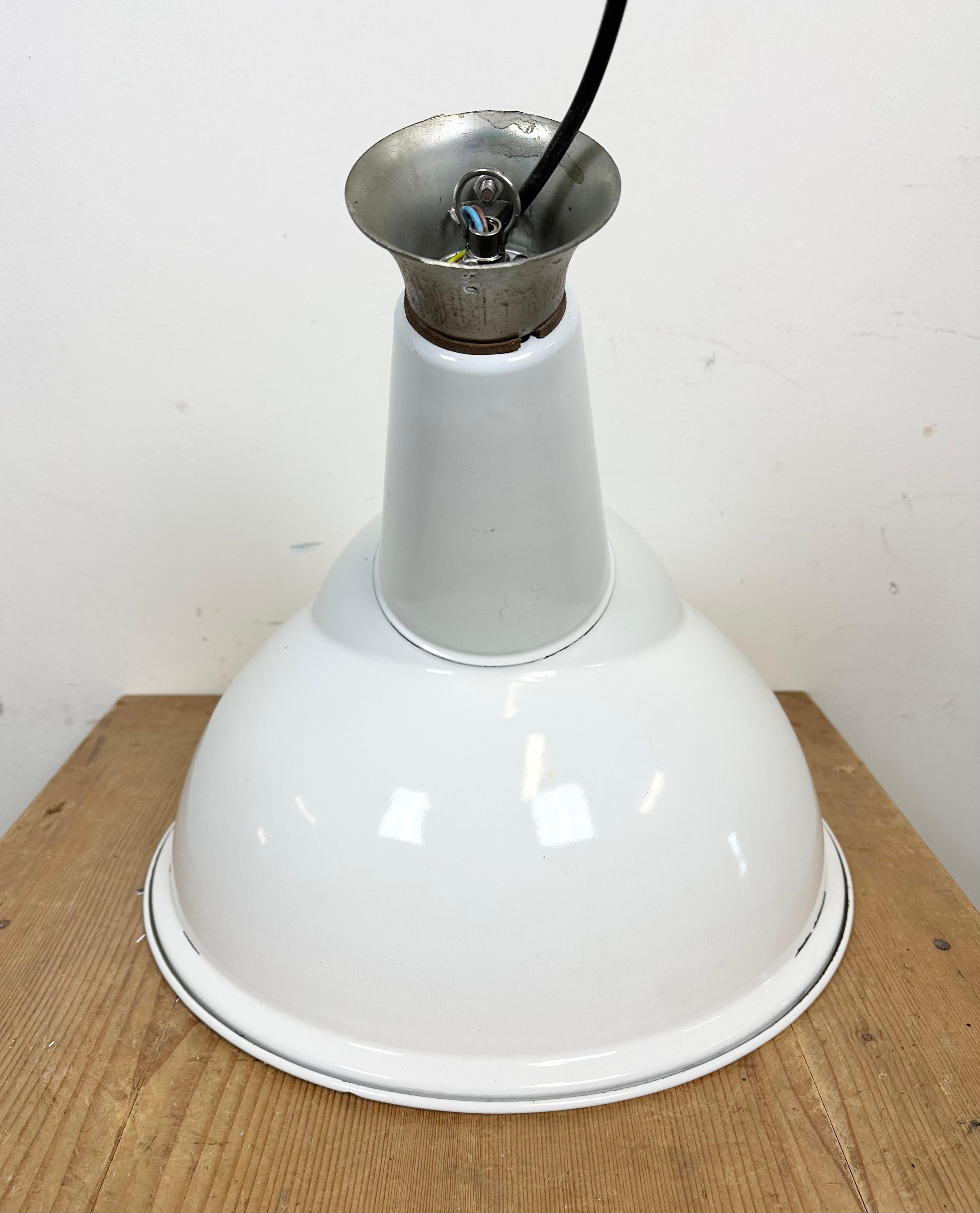Industrial White Enamel Pendant Lamp, 1960s For Sale 10