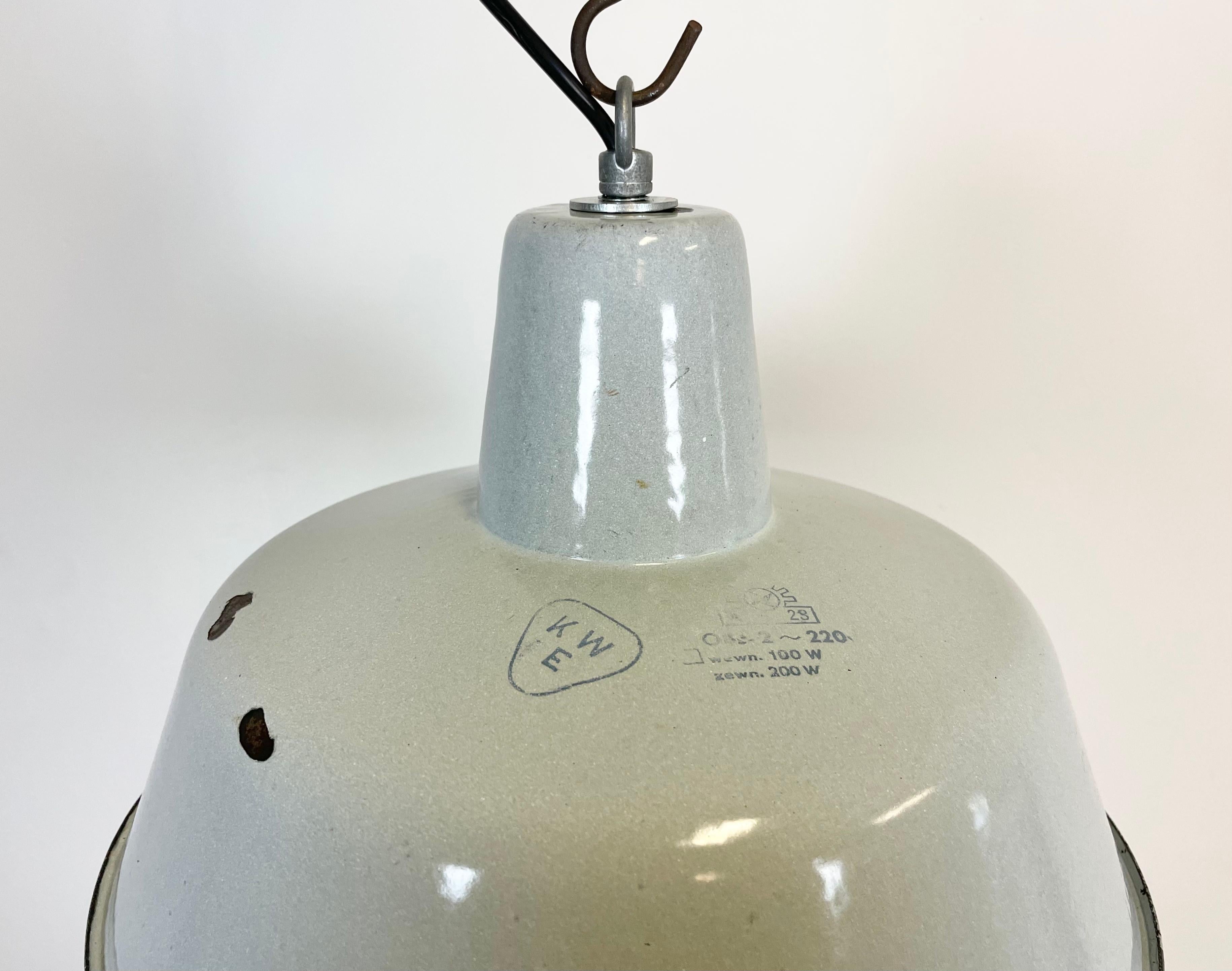 Polish Industrial White Enamel Pendant Lamp, 1960s