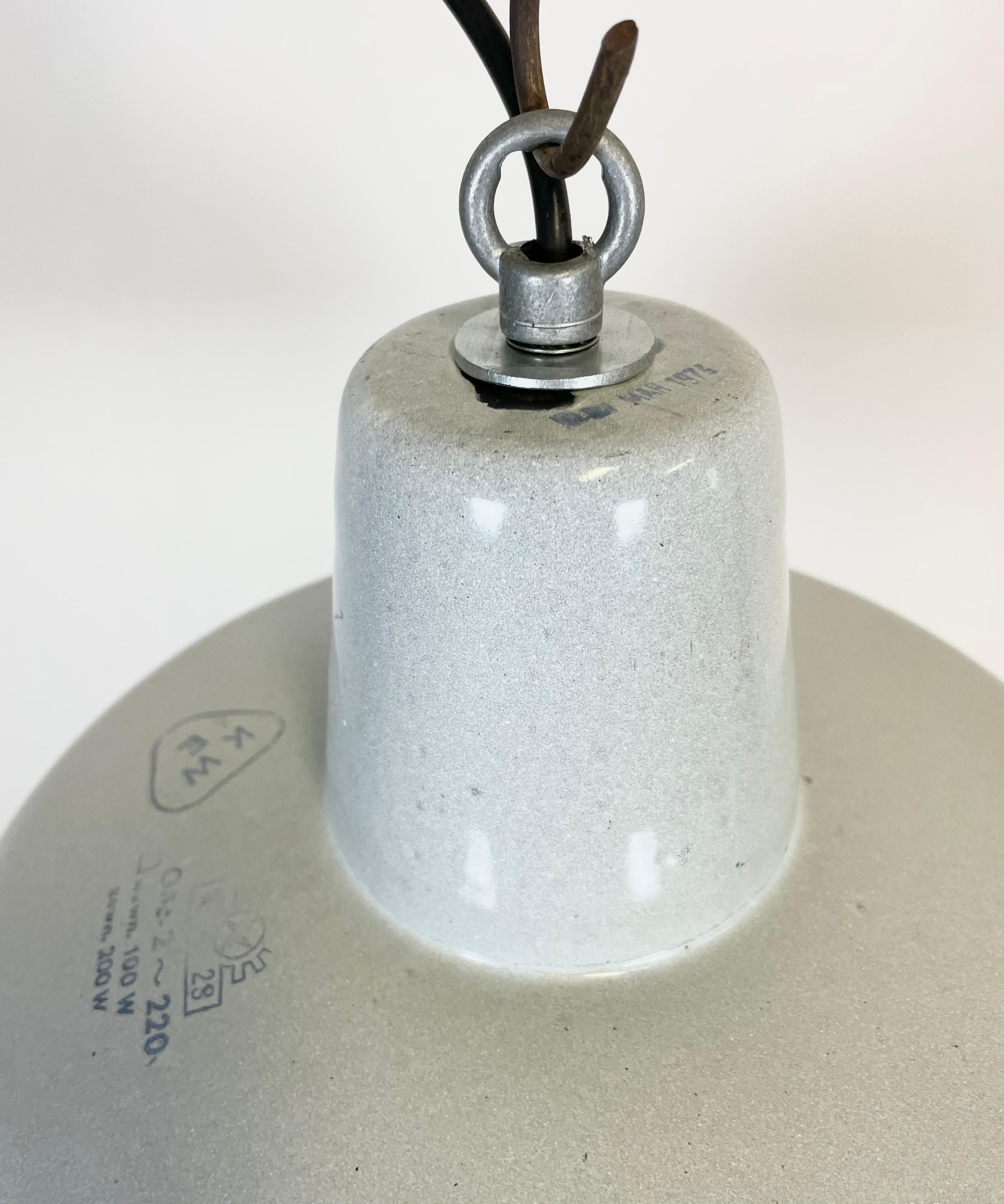 Mid-20th Century Industrial White Enamel Pendant Lamp, 1960s