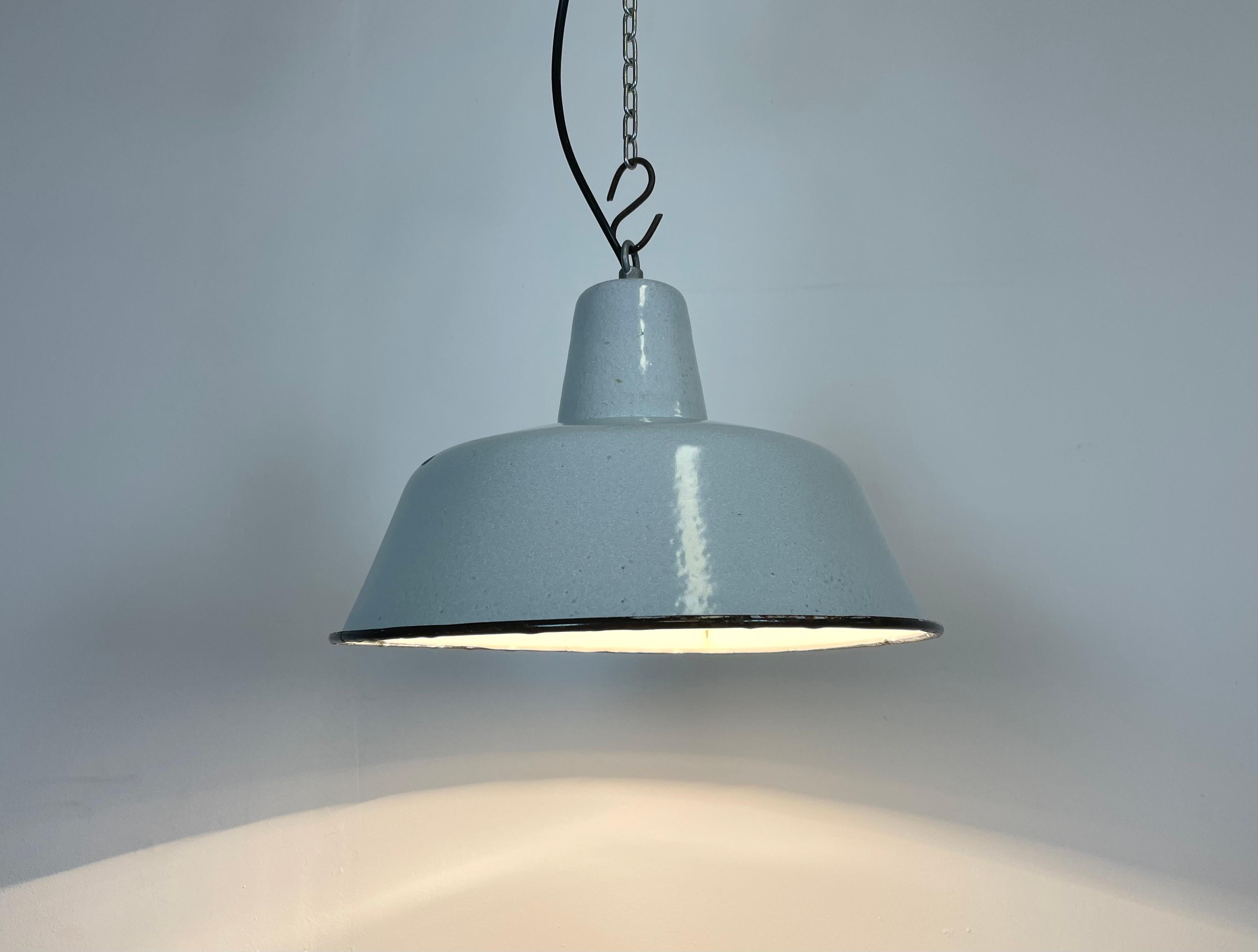 Industrial White Enamel Pendant Lamp, 1960s 2