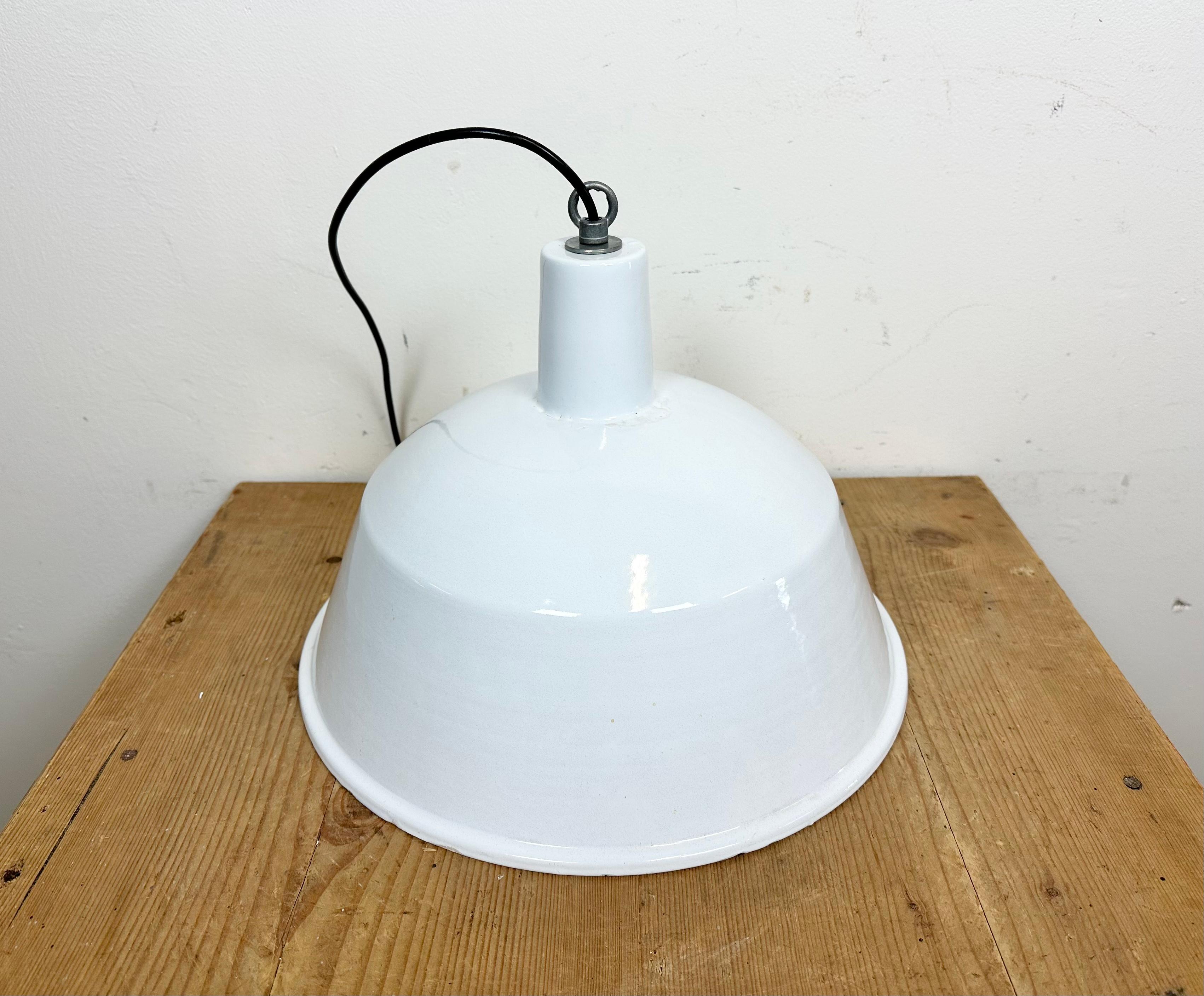 Industrial White Enamel Pendant Lamp from Emax, 1960s For Sale 7