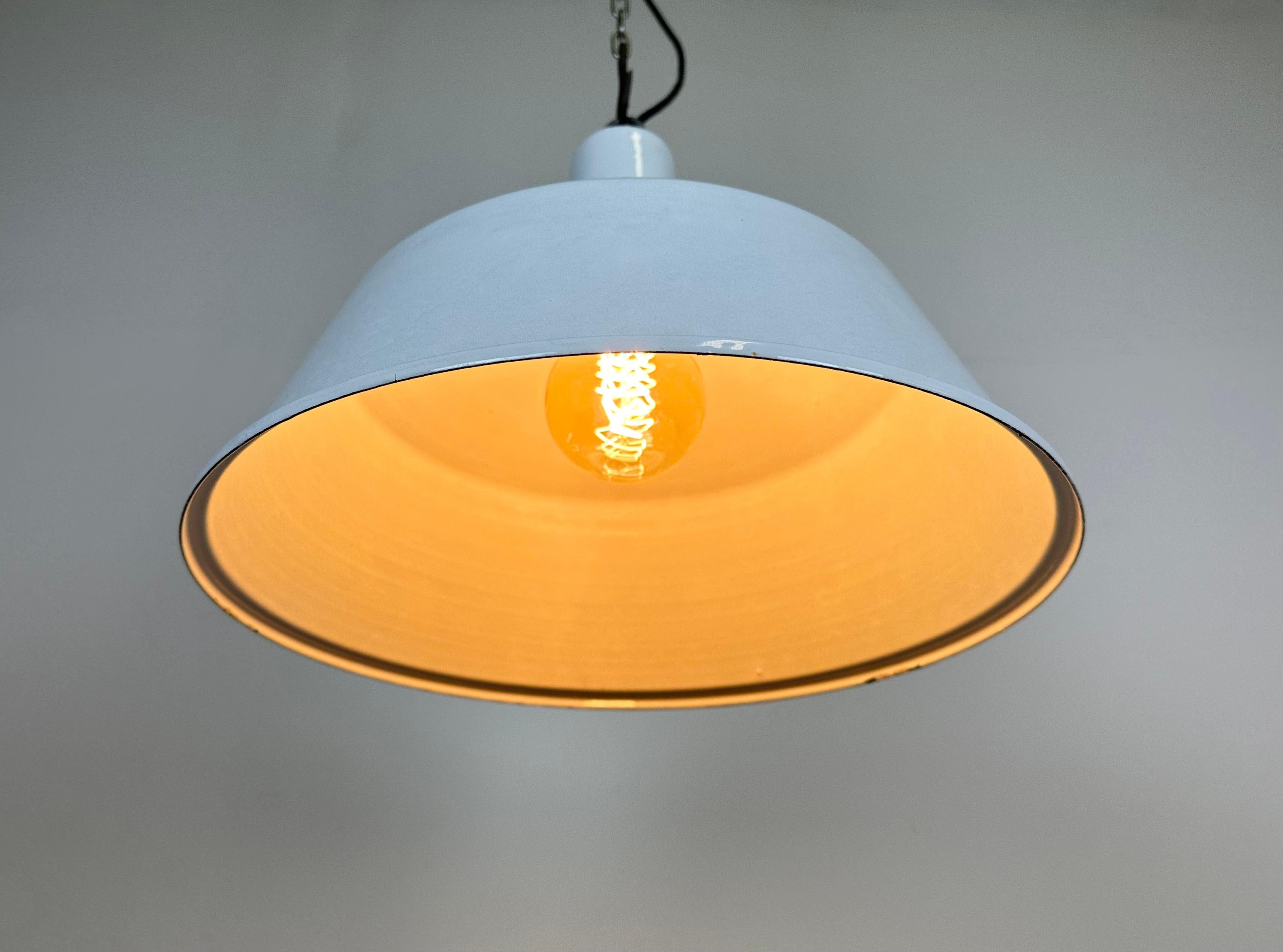 Industrial White Enamel Pendant Lamp from Emax, 1960s For Sale 4
