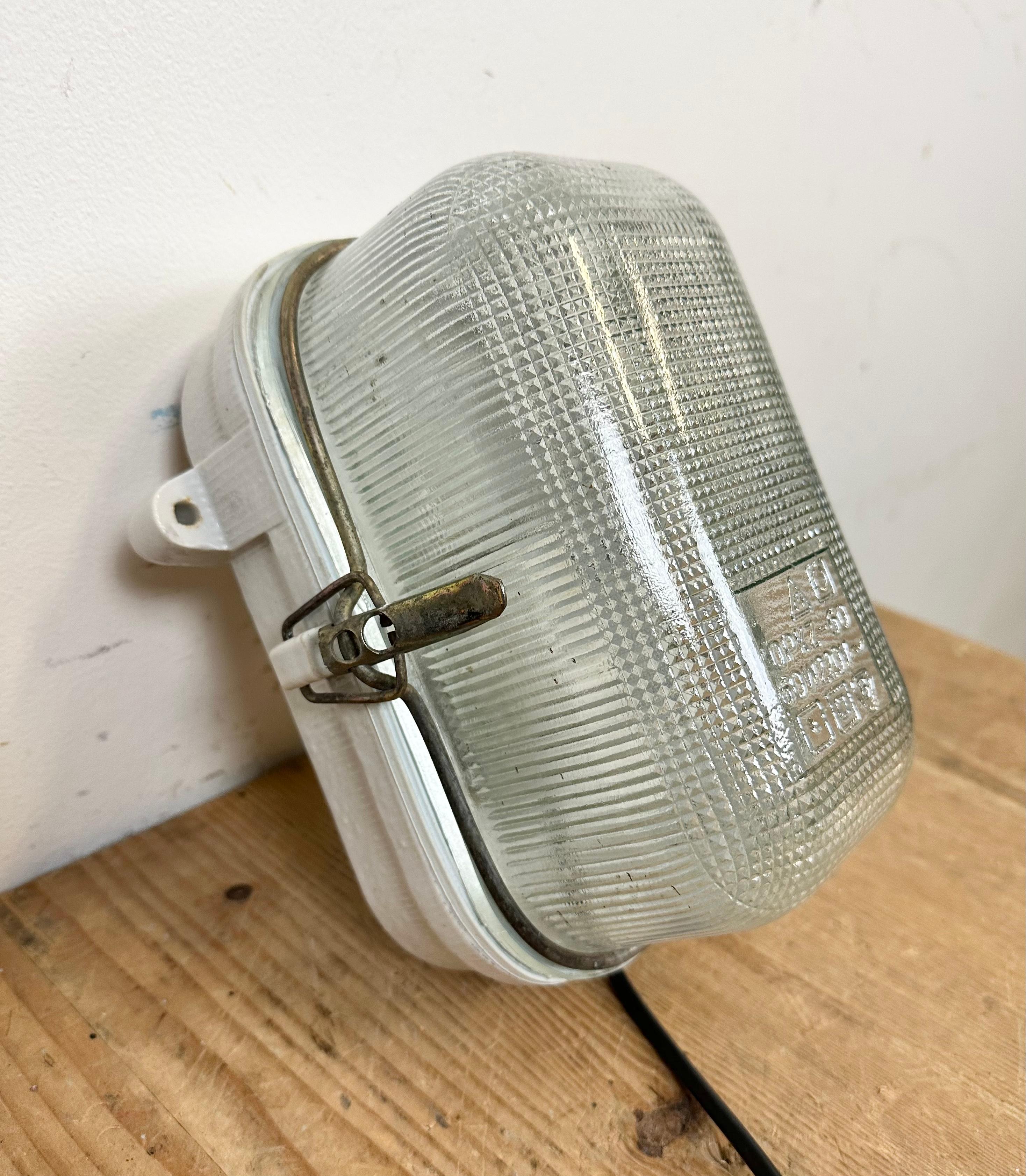 Late 20th Century Industrial White Porcelain Wall Light with Ribbed Glass, 1970s For Sale