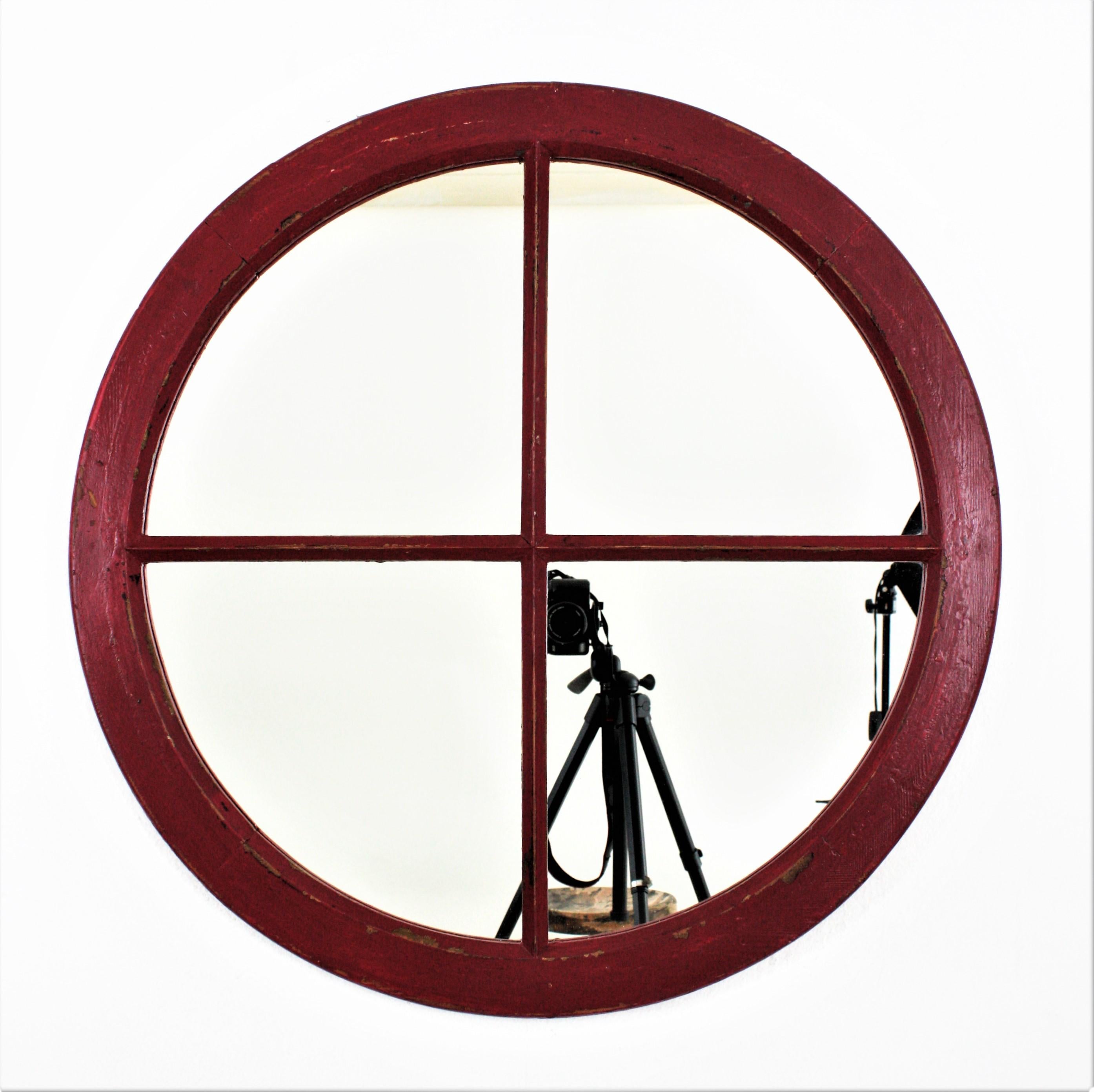 Industrieller runder Holzspiegel-Fensterrahmen  (Spanisch) im Angebot