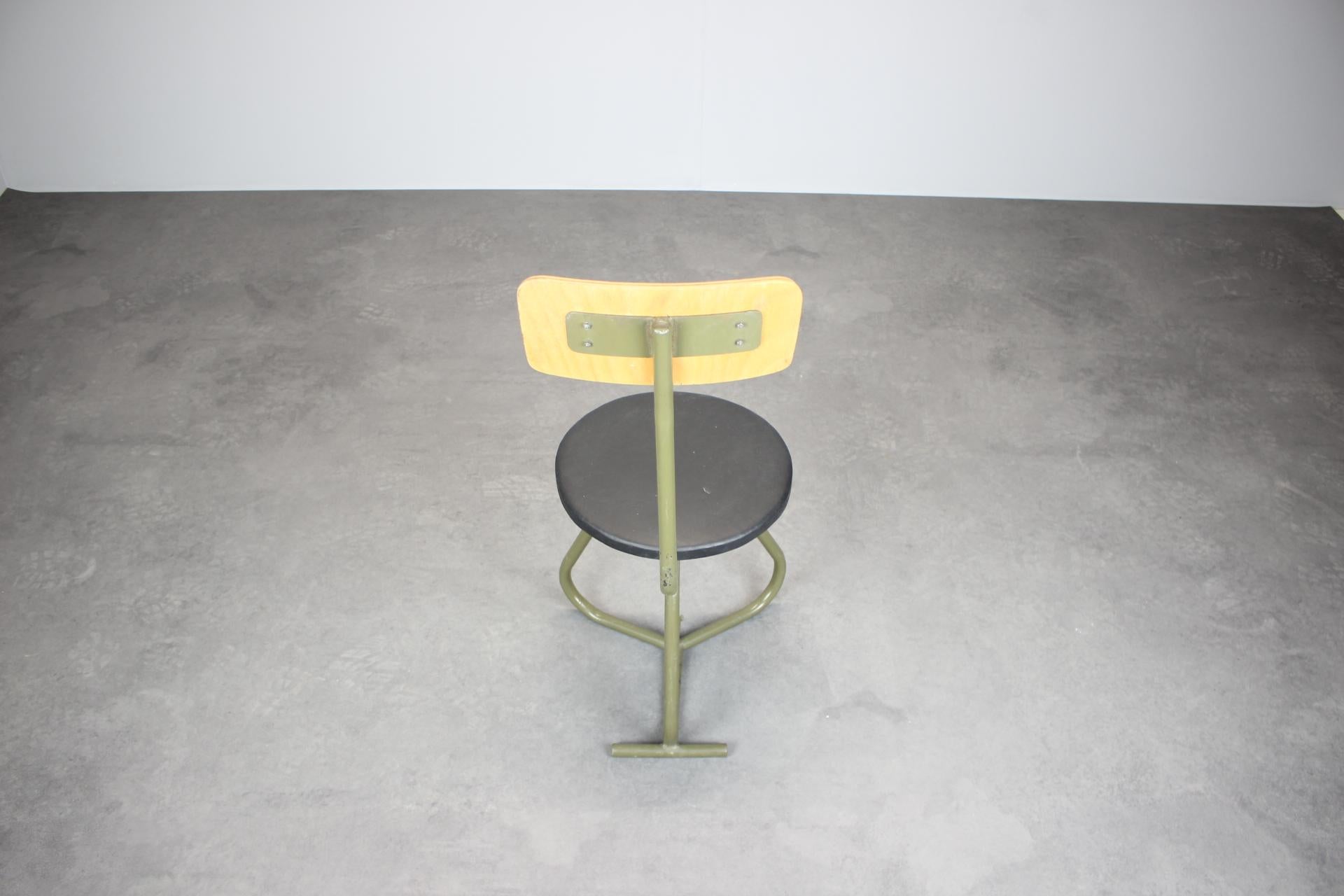 Silla de taller industrial, 1950 Checo en venta
