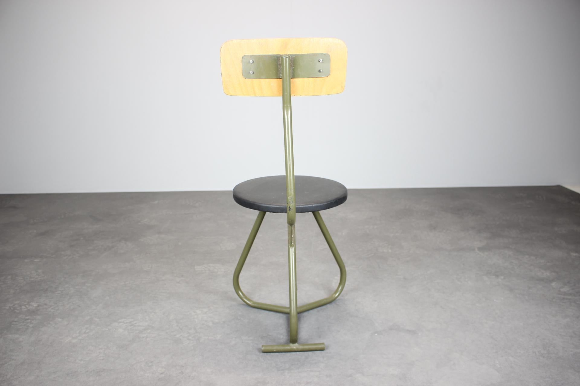 Silla de taller industrial, 1950 en Bueno estado para la venta en Praha, CZ