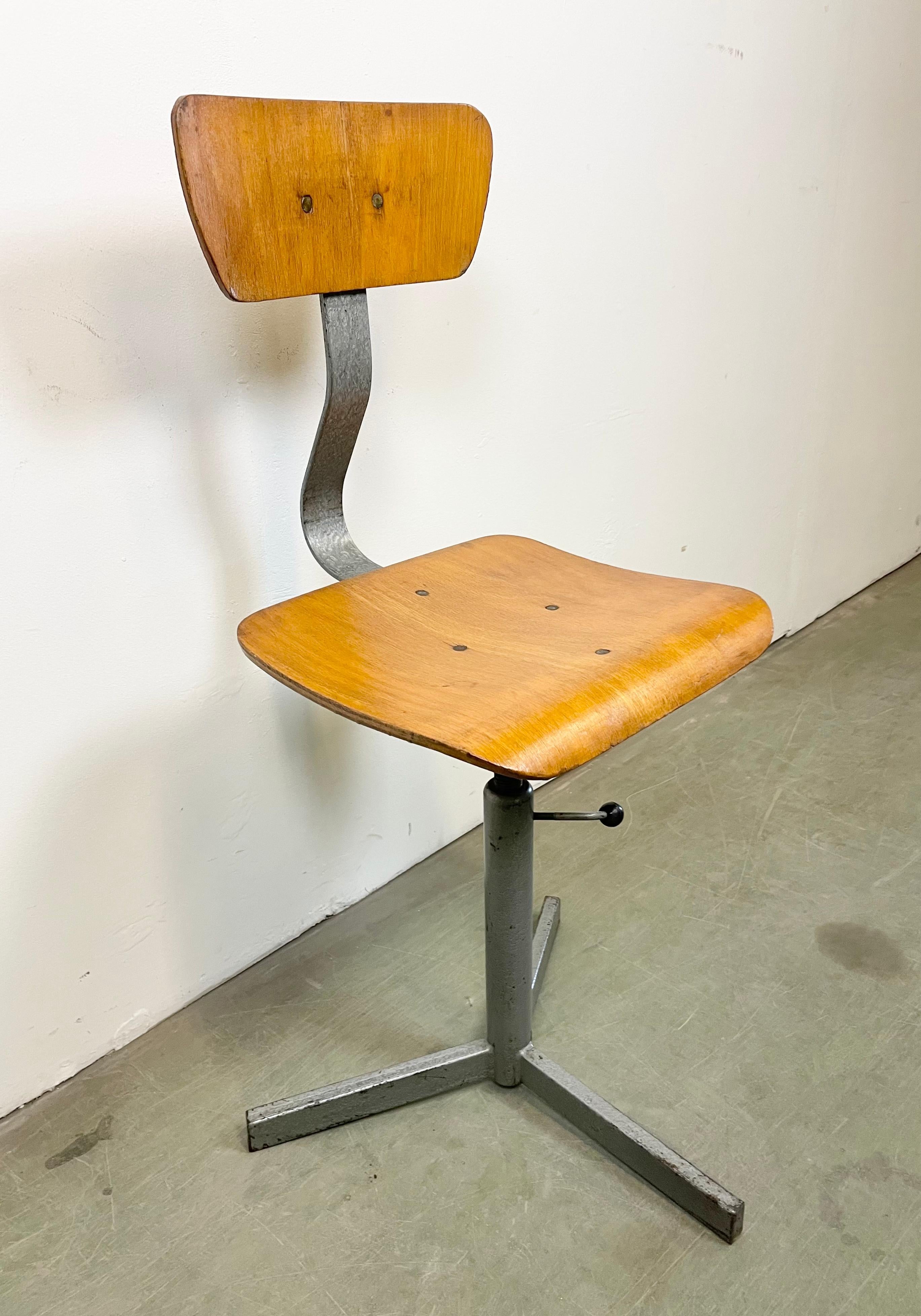 Lacquered Industrial Workshop Swivel Chair, 1960s For Sale