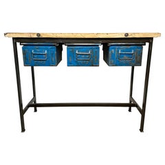 Table de travail industrielle avec trois tiroirs en fer, années 1960
