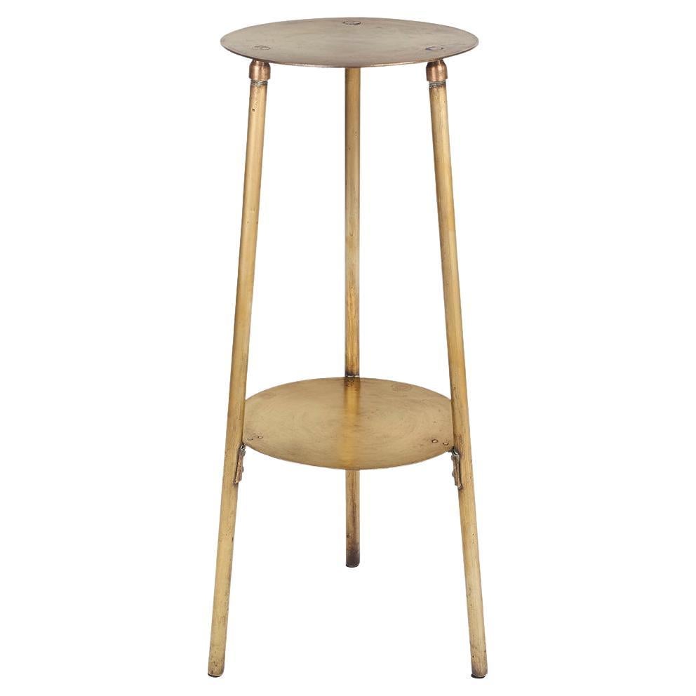 Industrialist Zweistufiger Messing-Akzenttisch im Angebot