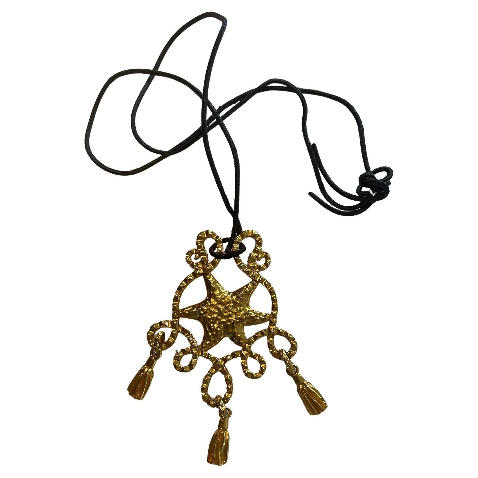 Collier Ines de la Fressange en métal doré en vente