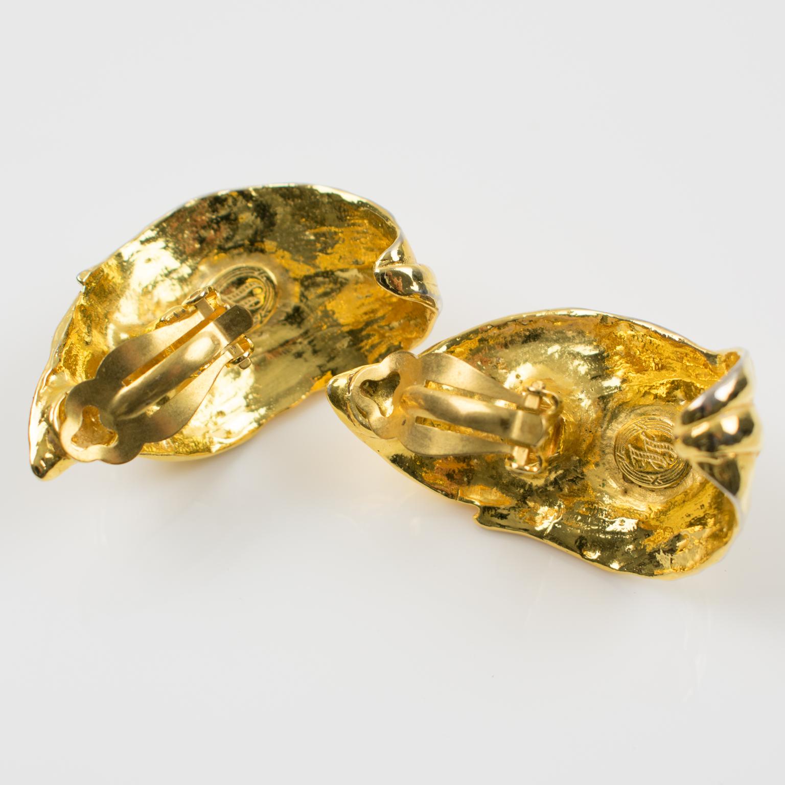 Ines de la Fressange Paris Jewellled Clips Earrings Gilt Metal Carved Leaf (Feuille sculptée en métal doré) en vente 1