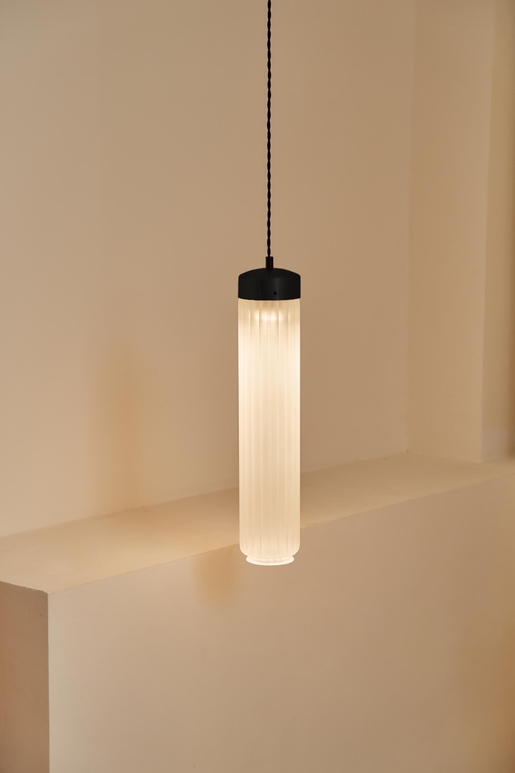 Italiano Lampada da soffitto Ines in ottone nichelato di Clara Viladecans in vendita