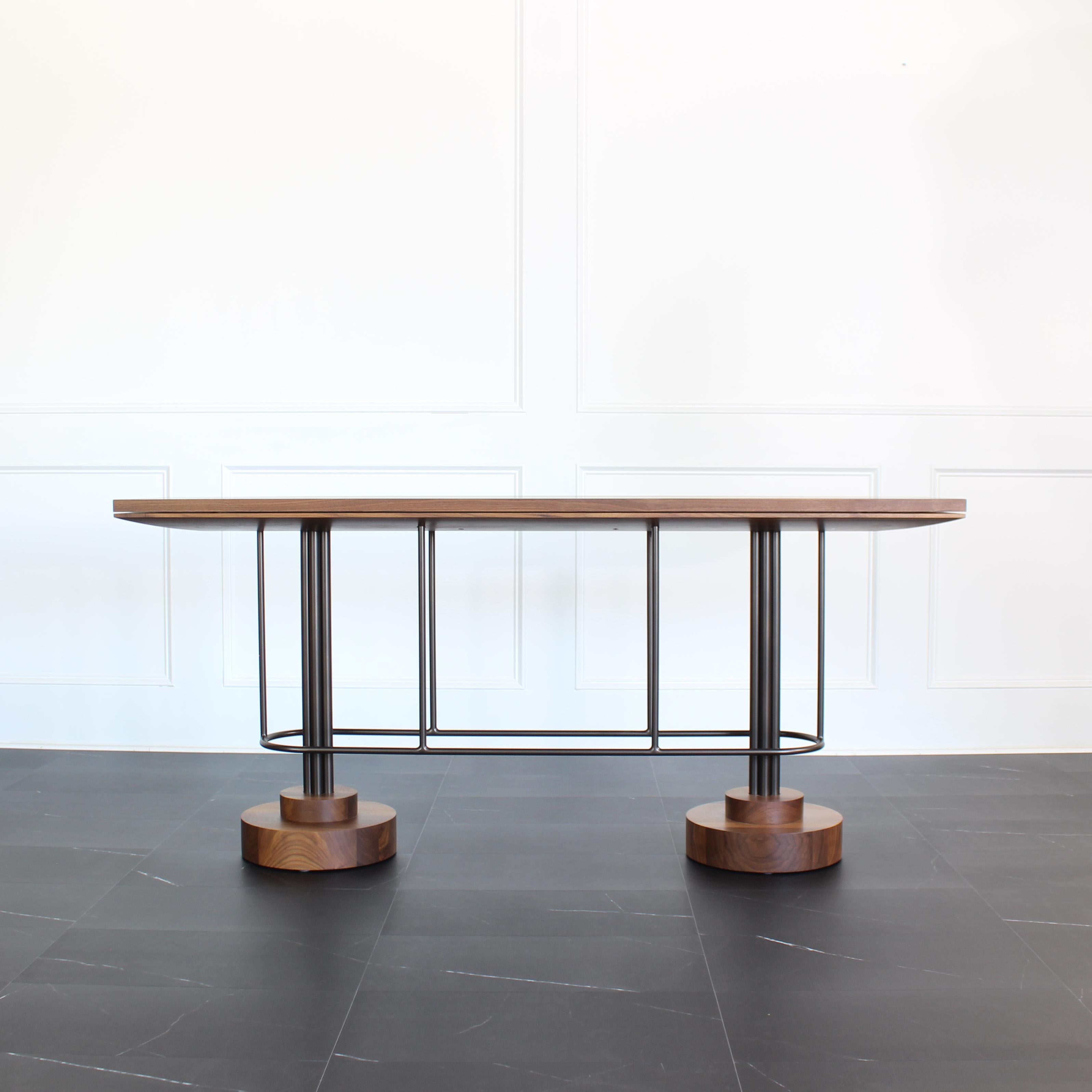 Sculpté Console ou table d'entrée moderne Inez par Crump and Kwash  en vente