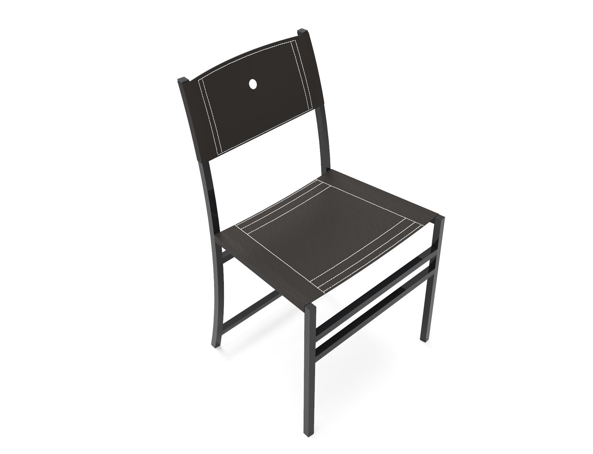 Der Anfang der 90er Jahre von CASA&JARDÍN entworfene Infantes-Stuhl ist eine zeitgenössische Adaption der Habsburger Möbel. Anstelle des Holzes, das die Monarchen einst verwendeten, besteht die Struktur des Infantes Chair aus einem hohlen,