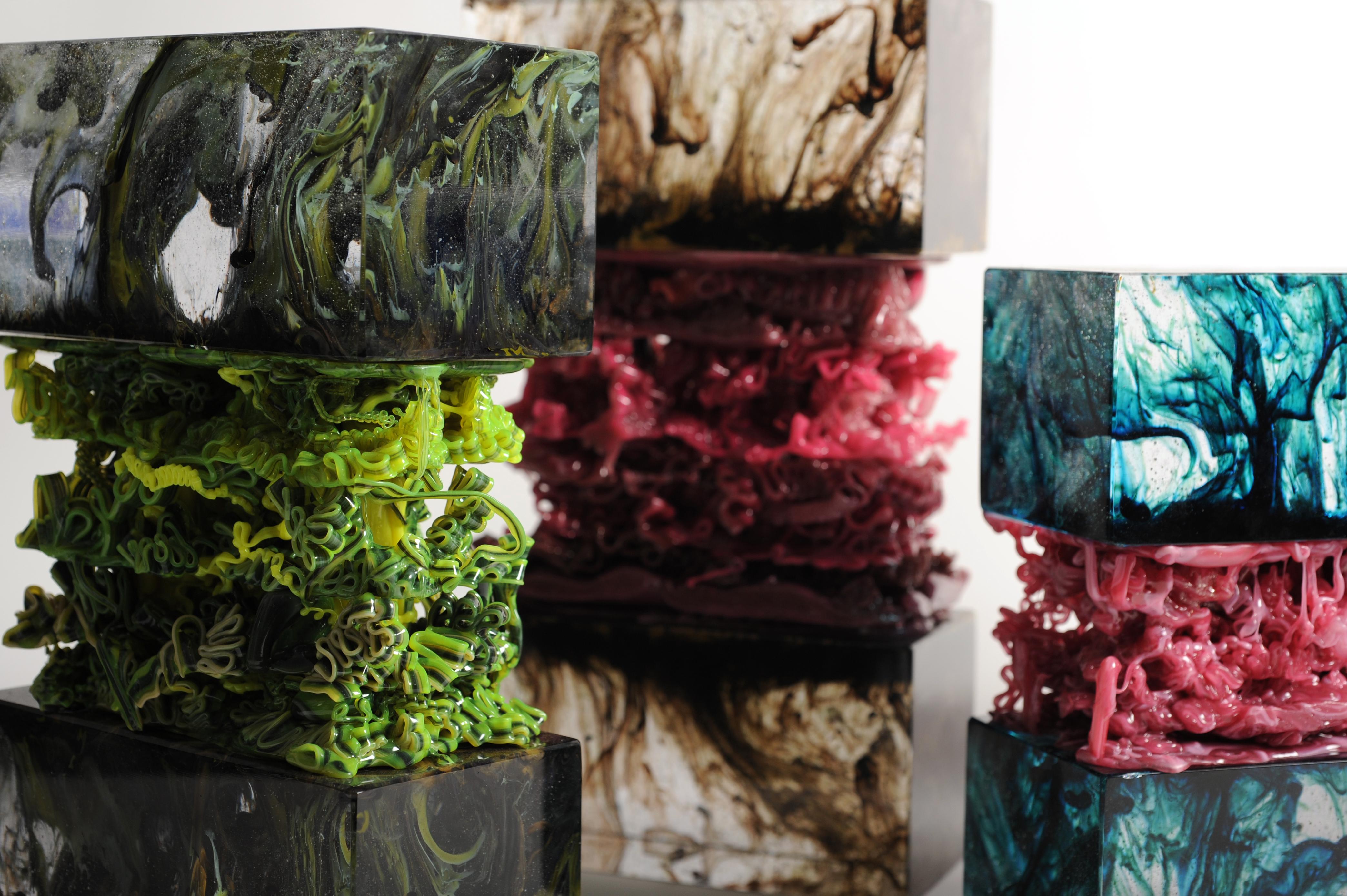 Infected Phlem Sculpture Glass vs. Collezione di plastica in vendita 2