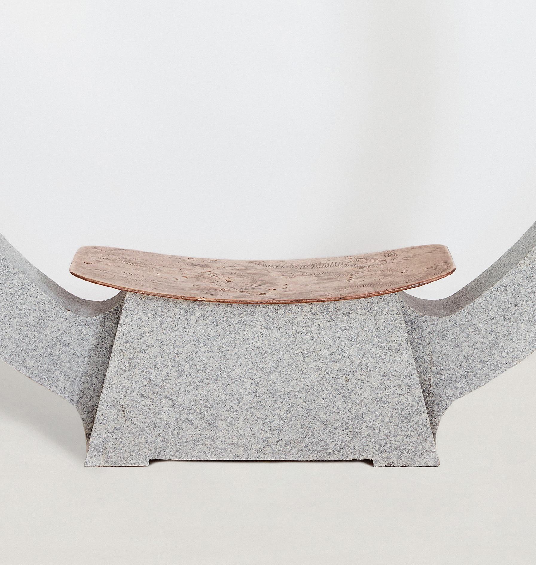 Infinite Ody Runder Sitz in Paarl Grau Granit & Bronze von Jesse Ede (Sonstiges) im Angebot