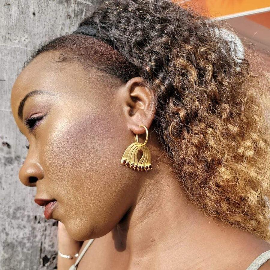 Twin Elegance Infinite Passion Garnet Peacock Hoop Earrings In New Condition For Sale In JAMAICA, NY