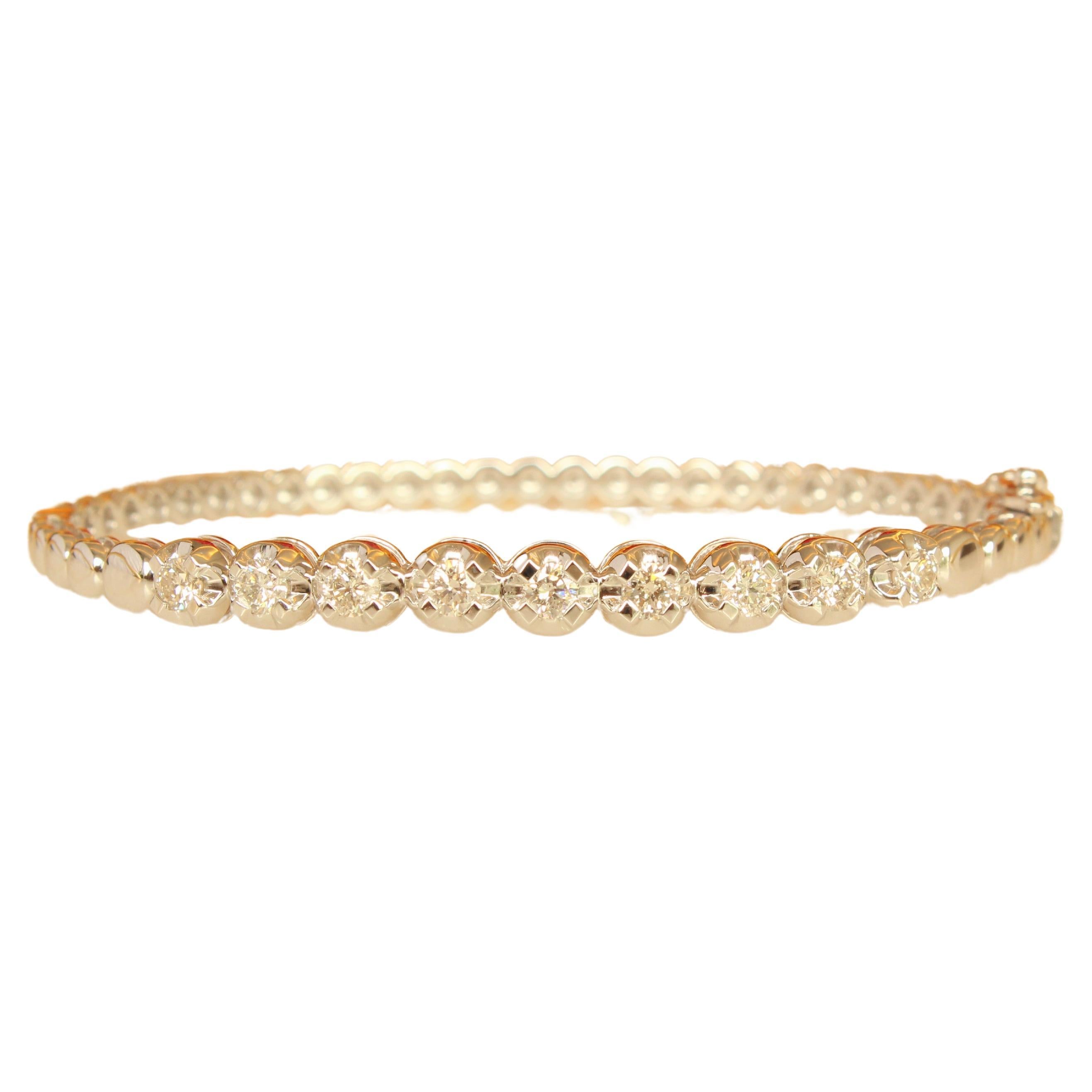 Bracelet infini de diamants chatoyants avec sertissage d'illusion en or massif 18 carats en vente
