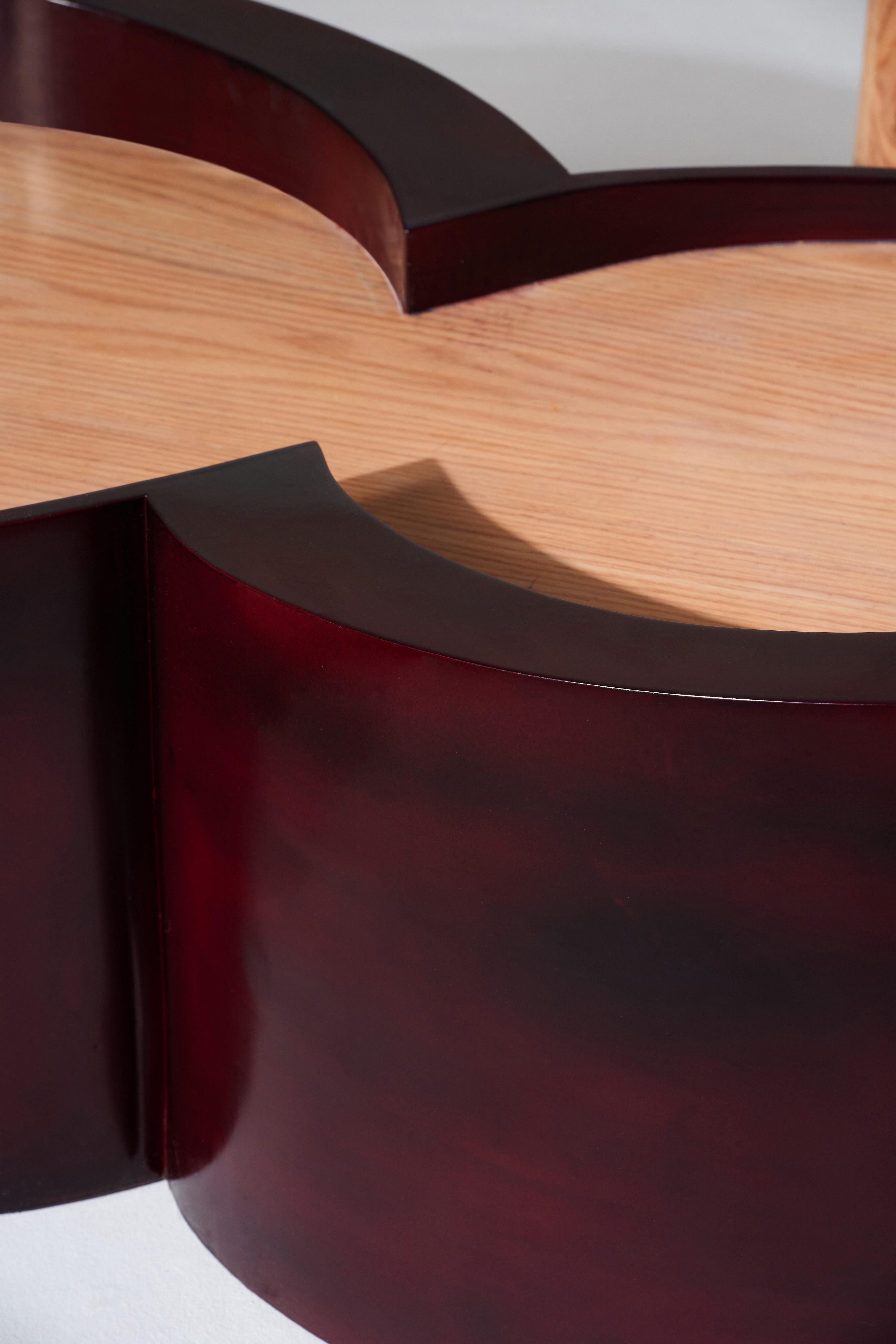 Moderne Table à thé Infinite en bois massif de Oak Oak et laque dégradée par Artempo en vente