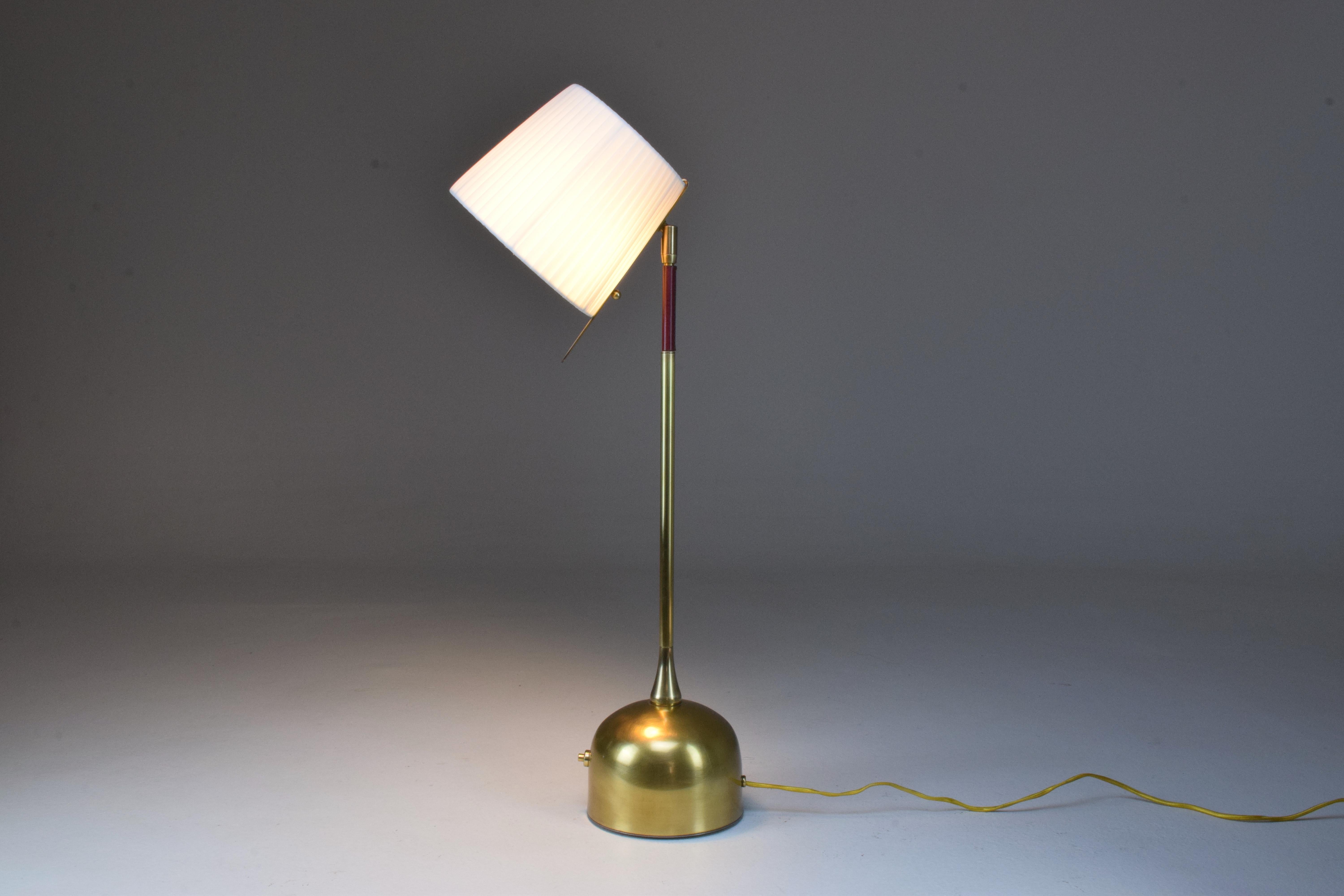 Modern Infinitus Contemporary Brass Table Lamp, Flow Collection