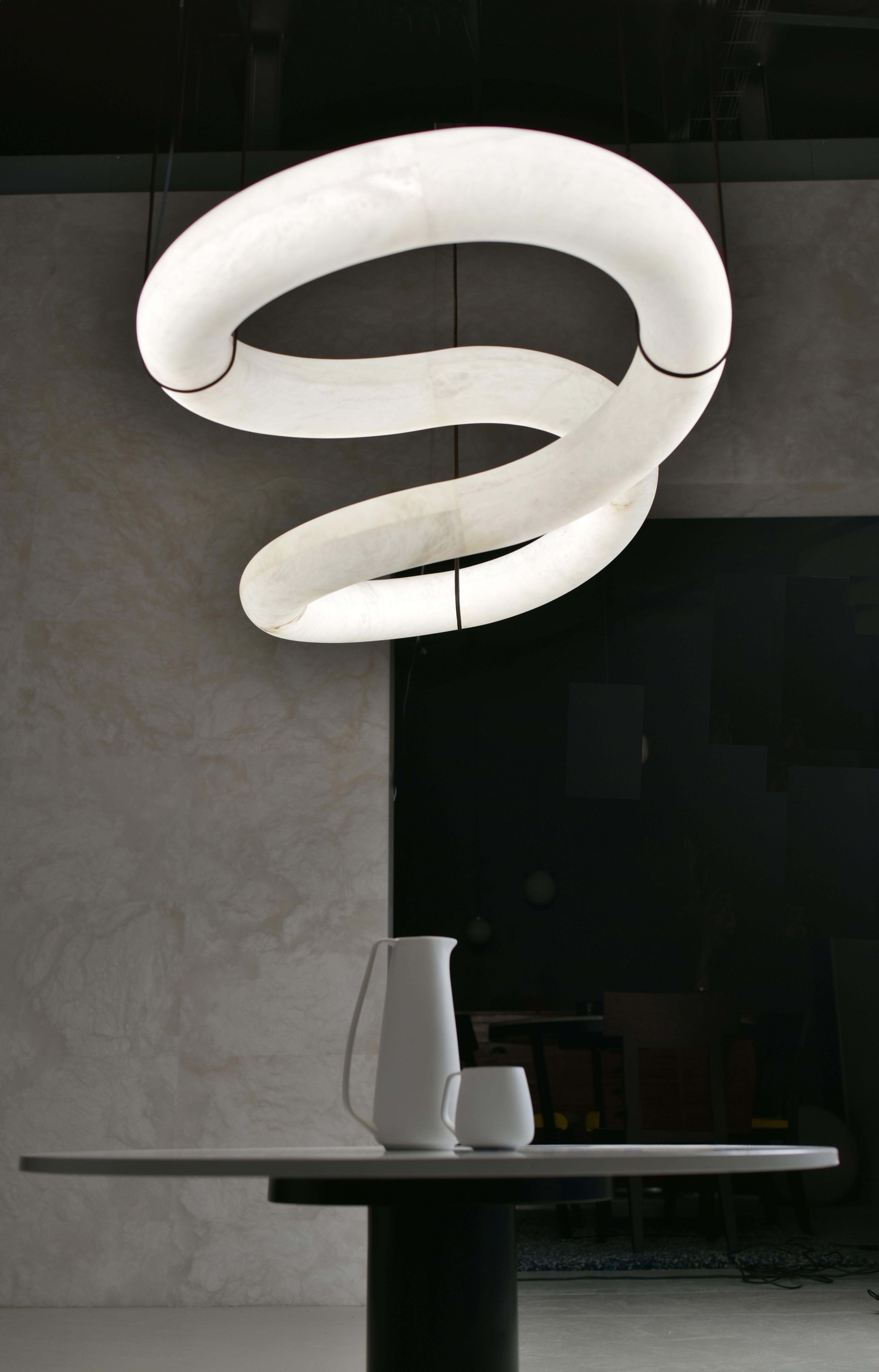 Infinity Alabaster Chandelier by Atelier Alain Ellouz In New Condition In Geneve, CH