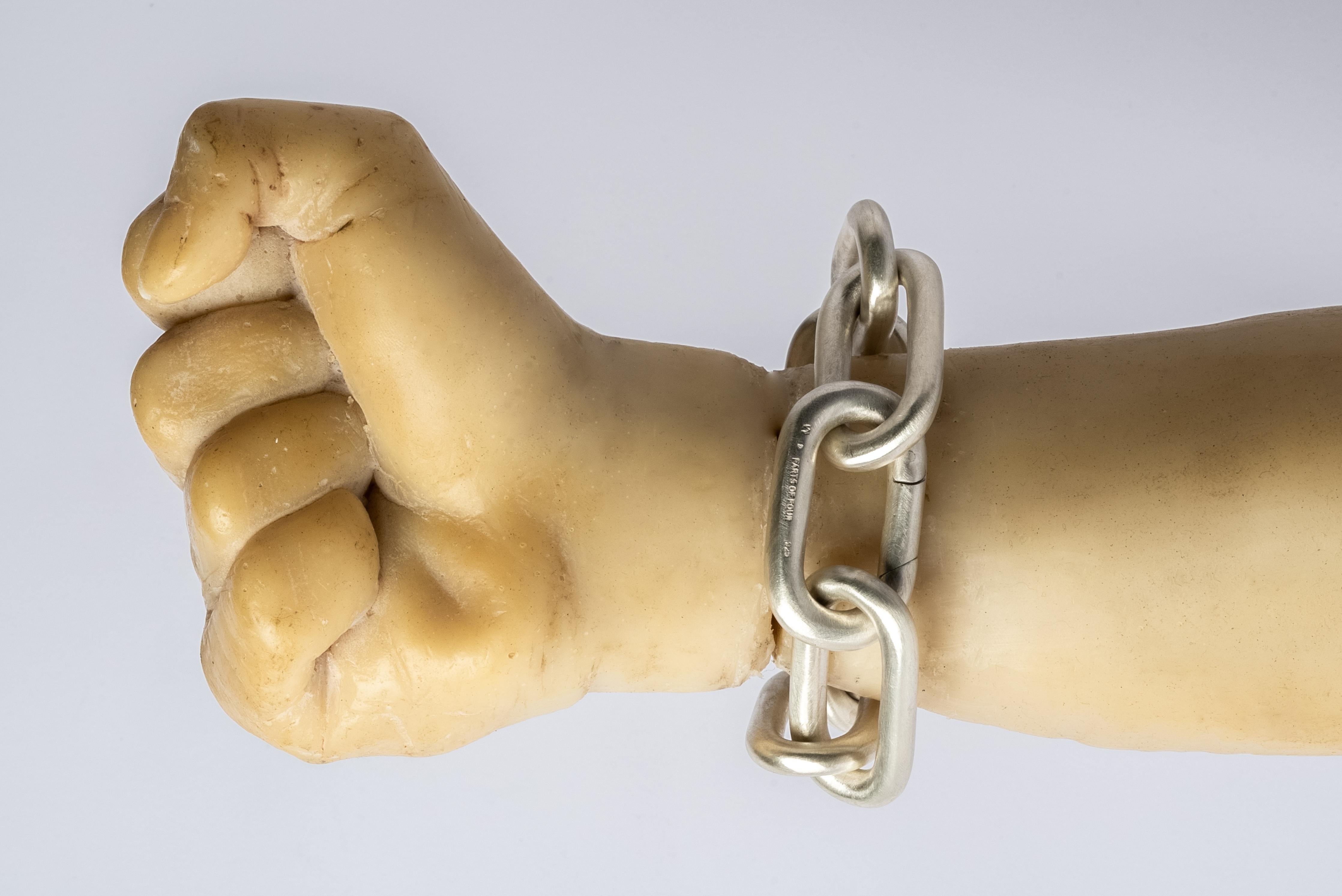 Infinity Chain Bracelet (Medium Links, MA) For Sale 3