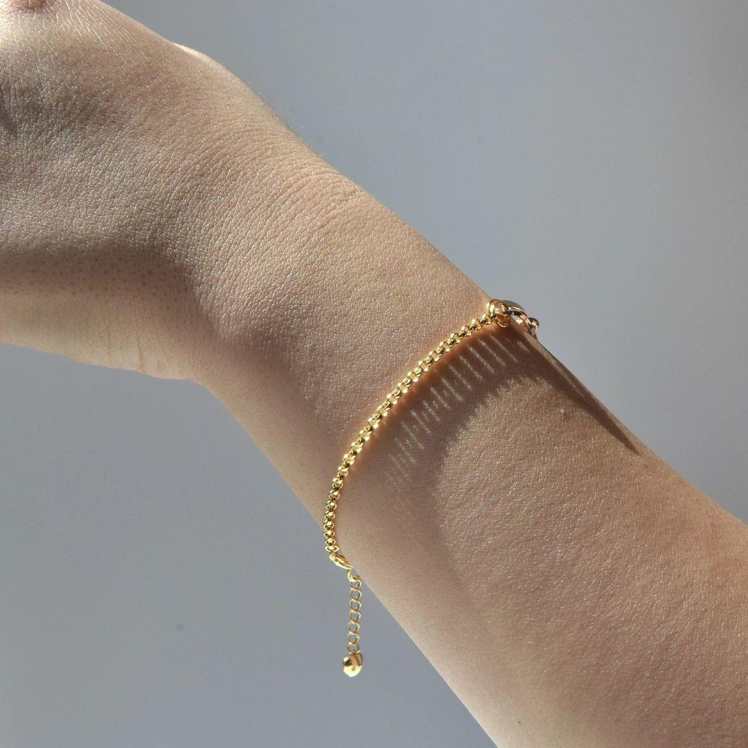 Pulsera de cadena de oro rosa de 18 quilates con charm infinito en Nuevo estado para la venta en Ridgefield, CT
