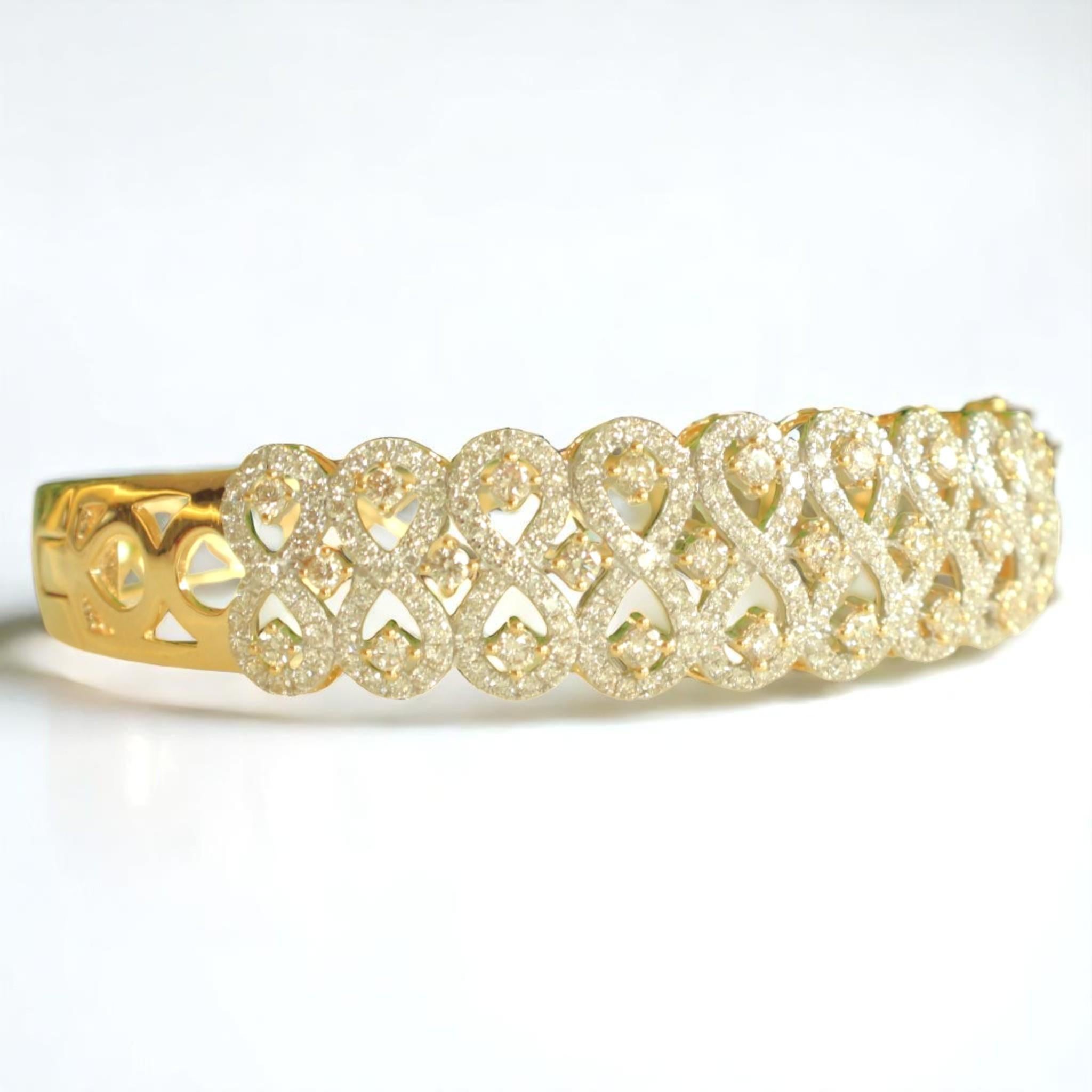 Round Cut Infinity Diamond Bracelet in 14k Solid Gold (Certified) For Sale